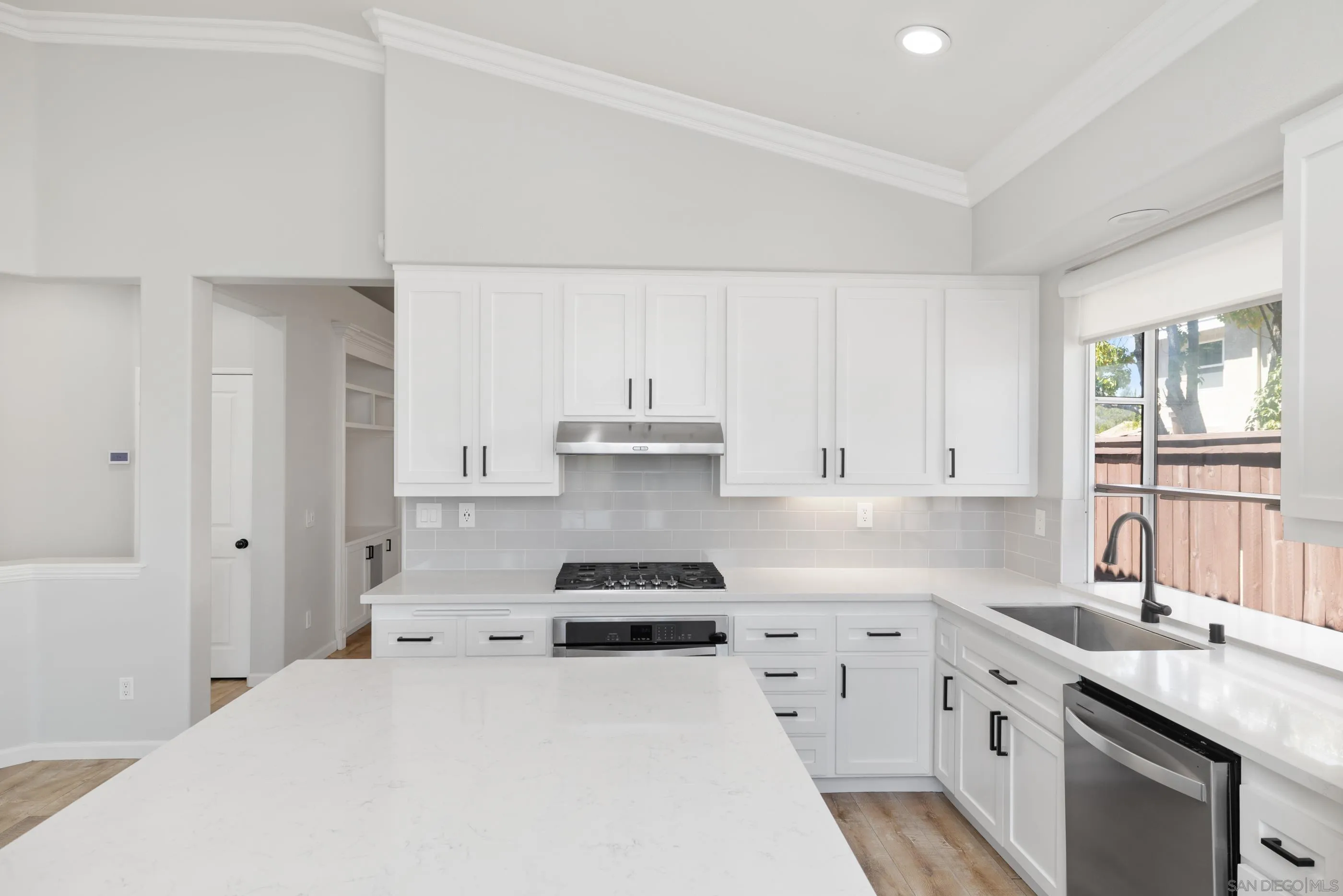 https://cdn.realtyfeed.com/cdn/127/250036118/983b021f26317e21800a01f9621b55be.webp