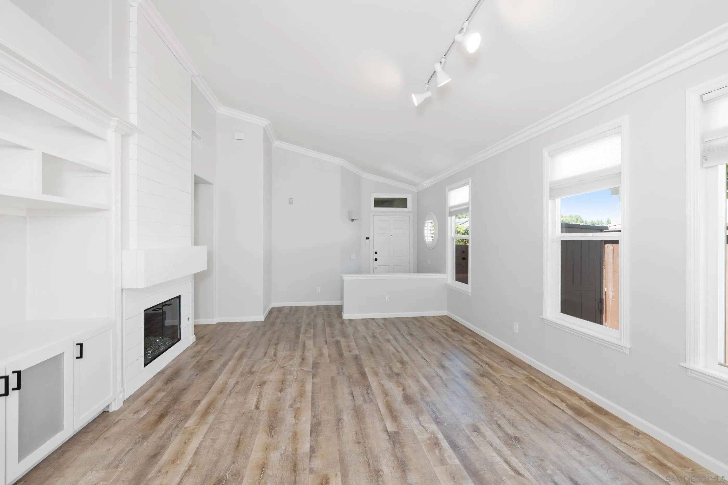 https://cdn.realtyfeed.com/cdn/127/250036118/a1f1aec3b61c82ea61ef16a519ce42ca.webp