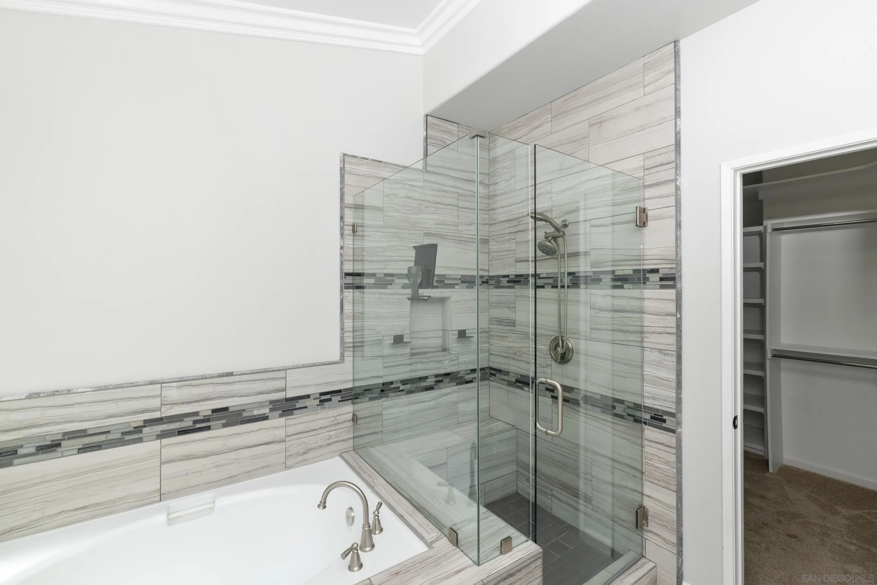 https://cdn.realtyfeed.com/cdn/127/250036118/ac70766f25fbc8abfd7c37bbef25df94.webp