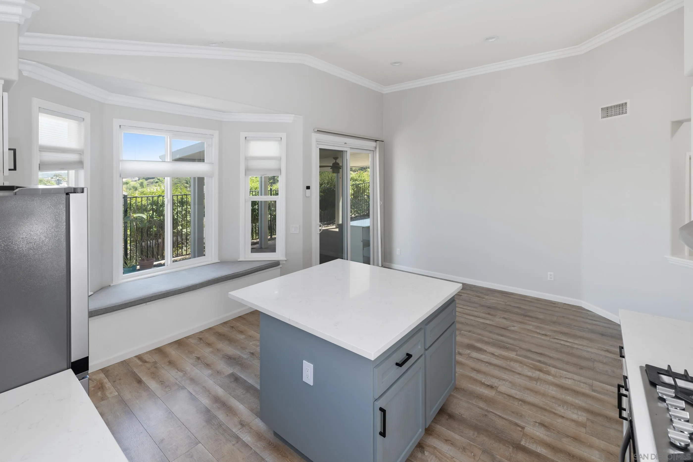 https://cdn.realtyfeed.com/cdn/127/250036118/b0df504e4fbd7d15811108ab529309be.webp