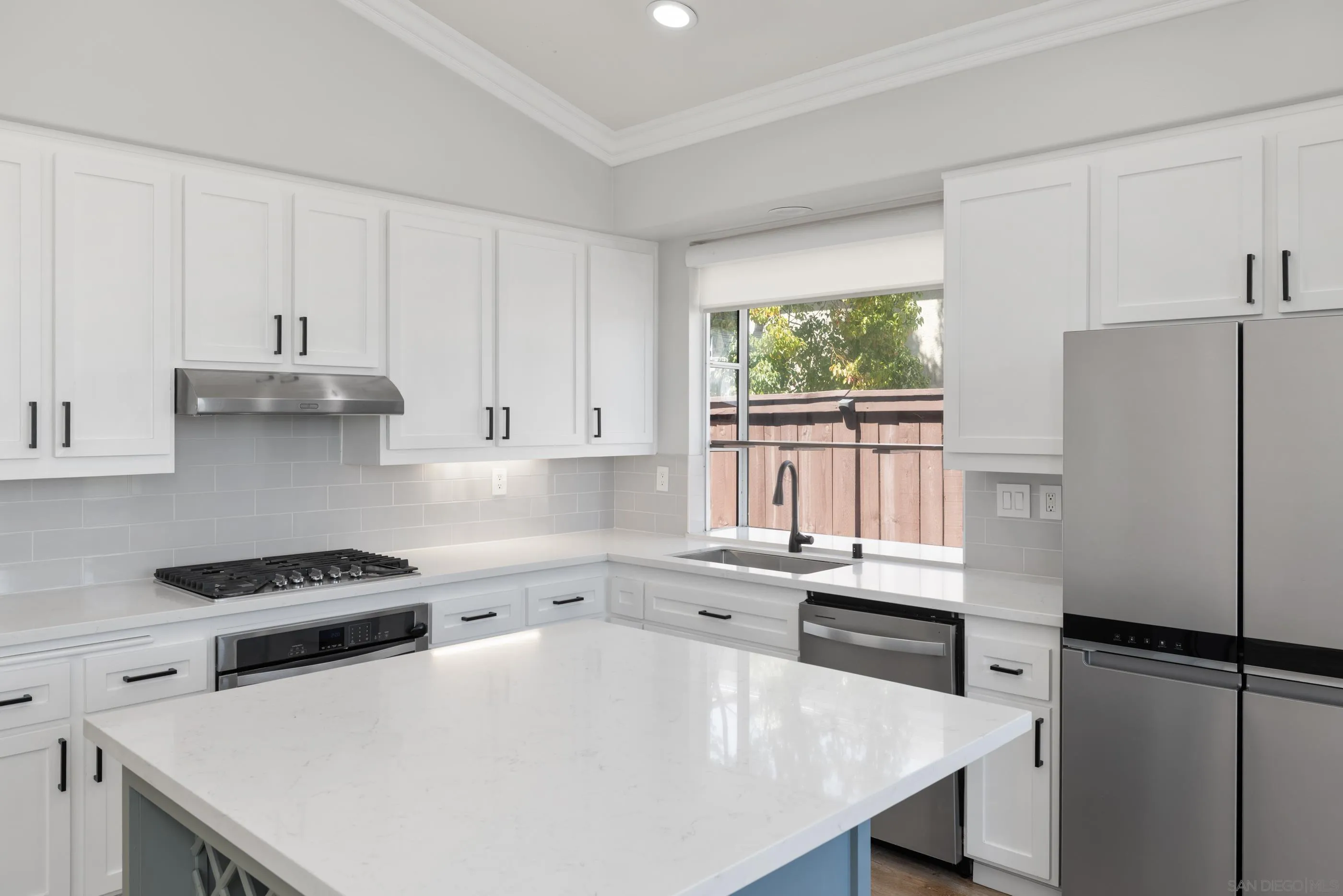 https://cdn.realtyfeed.com/cdn/127/250036118/ea2a7ff713d7100f0a5eb33de59b32b3.webp