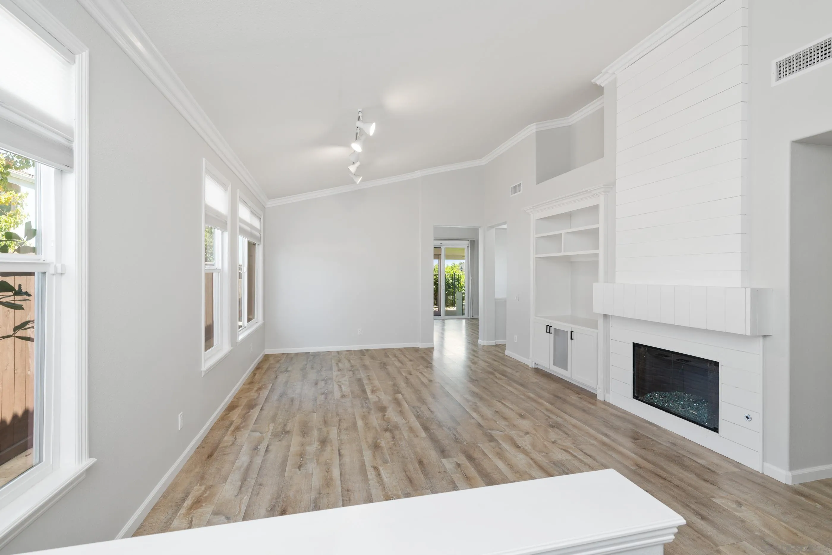 https://cdn.realtyfeed.com/cdn/127/250036118/f793df9b9dd44c25f19dd0dda53e2dc1.webp