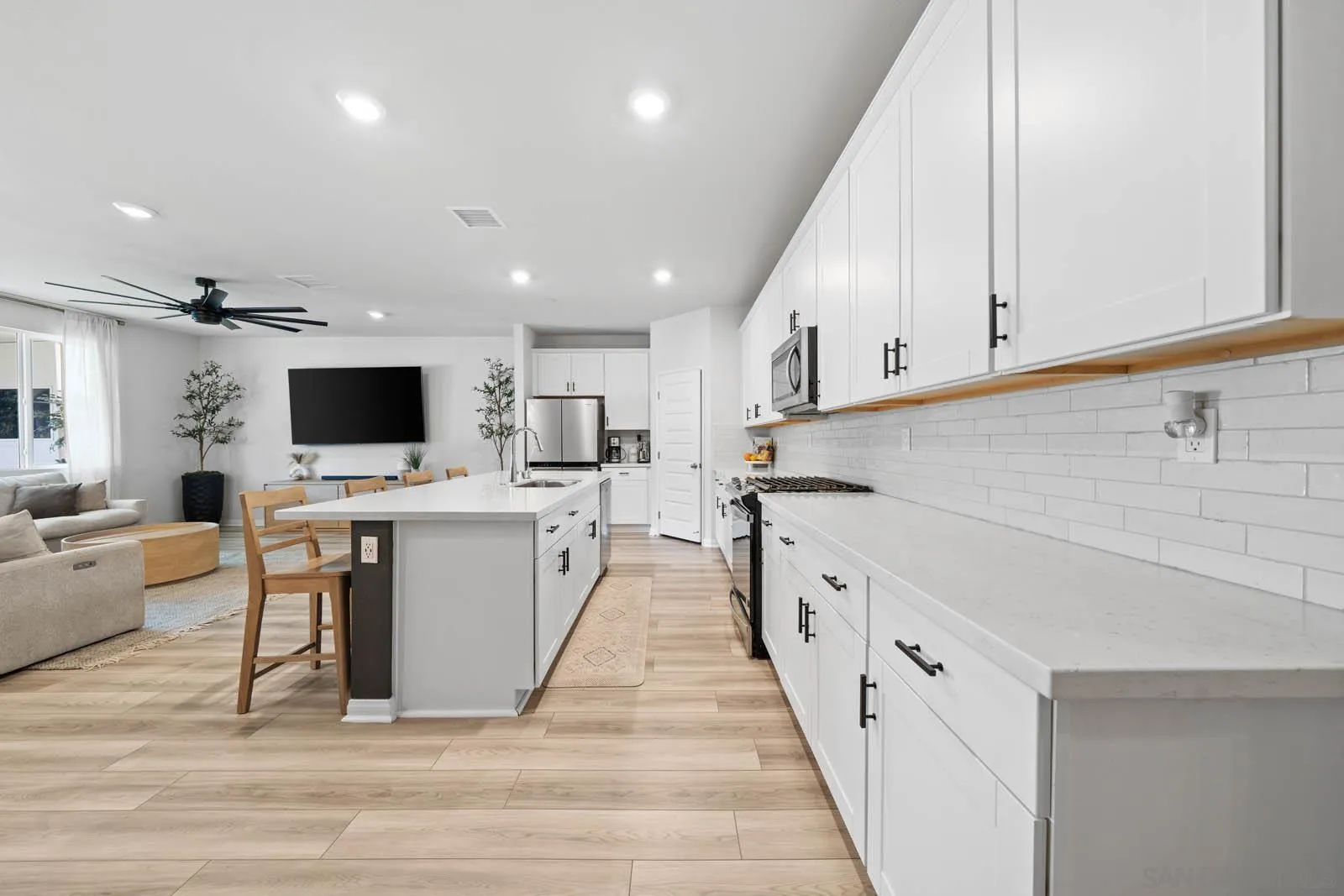 https://cdn.realtyfeed.com/cdn/127/250036127/60ee8511a7a7c7da2bd9a809dbd3f8a3.webp