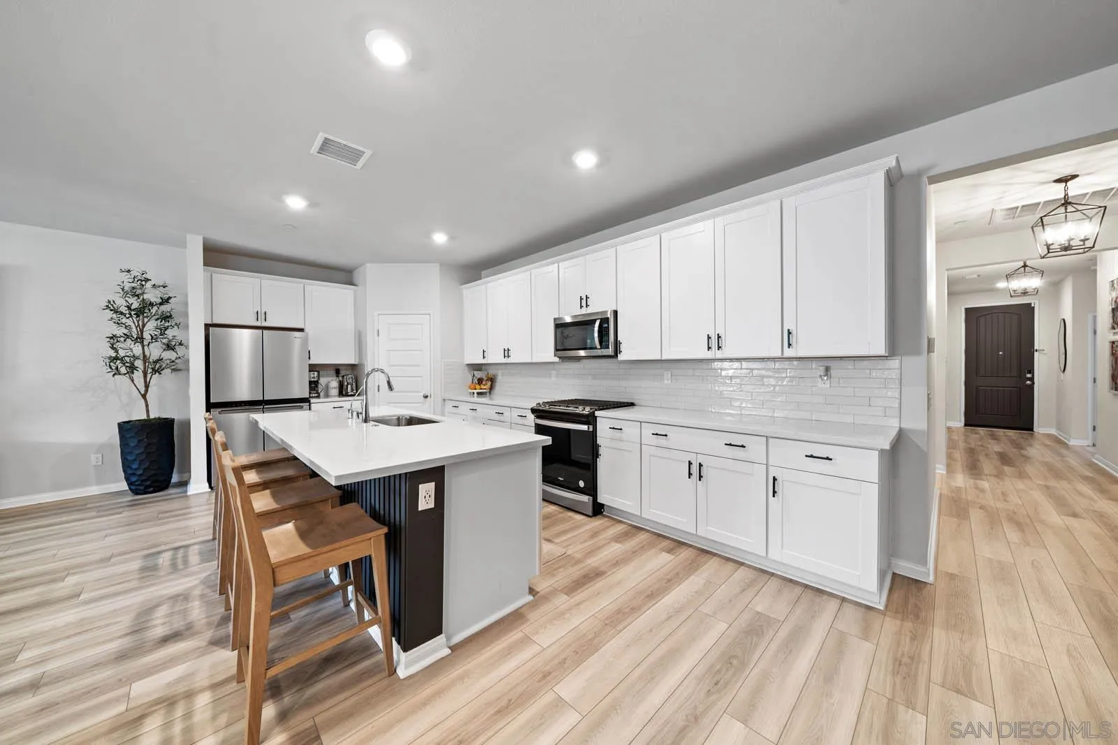 https://cdn.realtyfeed.com/cdn/127/250036127/bb473ece44b23c1bea065d8465a92d36.webp