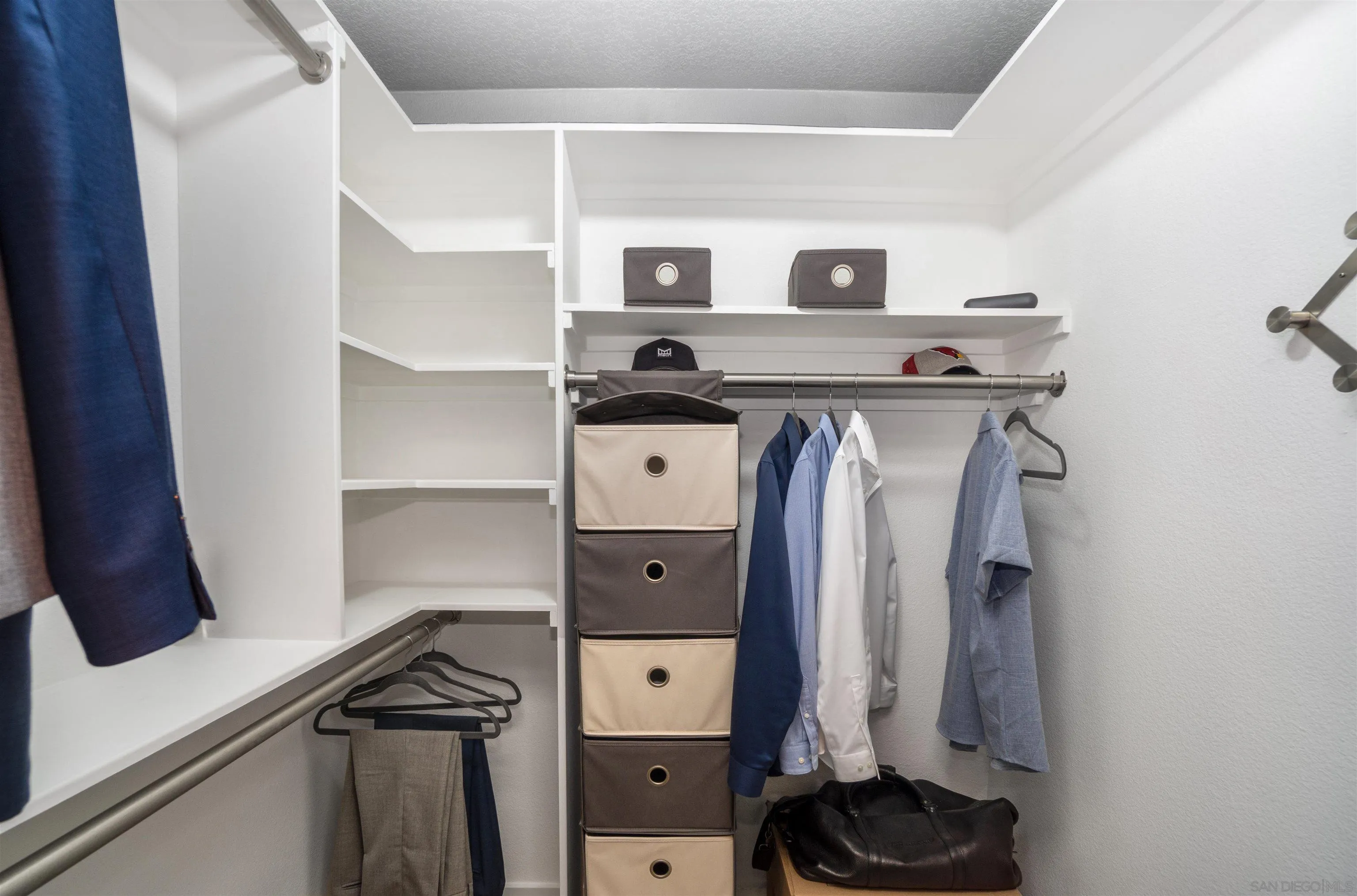https://cdn.realtyfeed.com/cdn/127/250036129/112710a7e06f0d4cf586531ace487b2a.webp