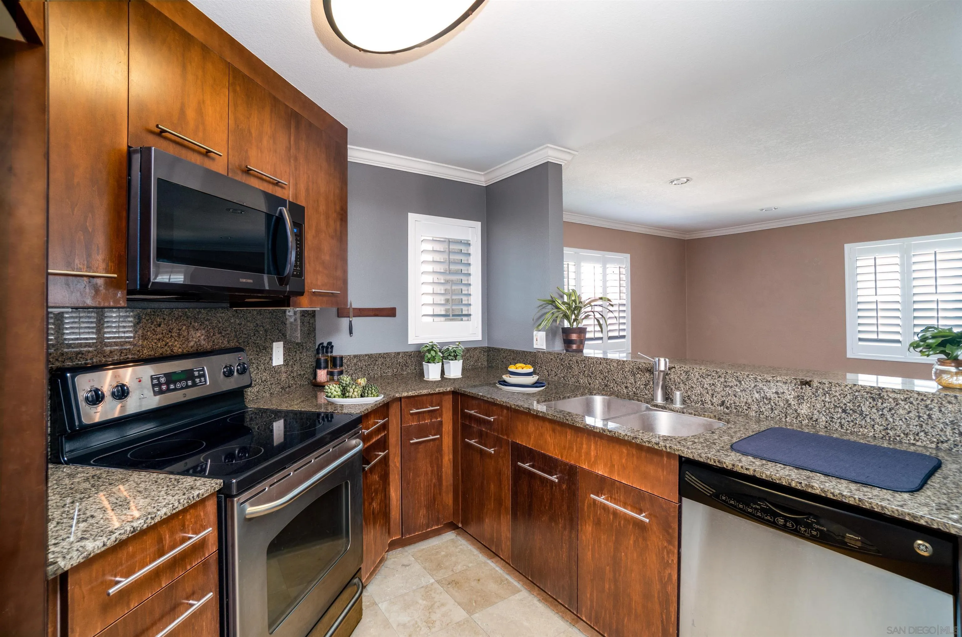 https://cdn.realtyfeed.com/cdn/127/250036129/841c41eeeb71dc13ae25a2466efe5e35.webp