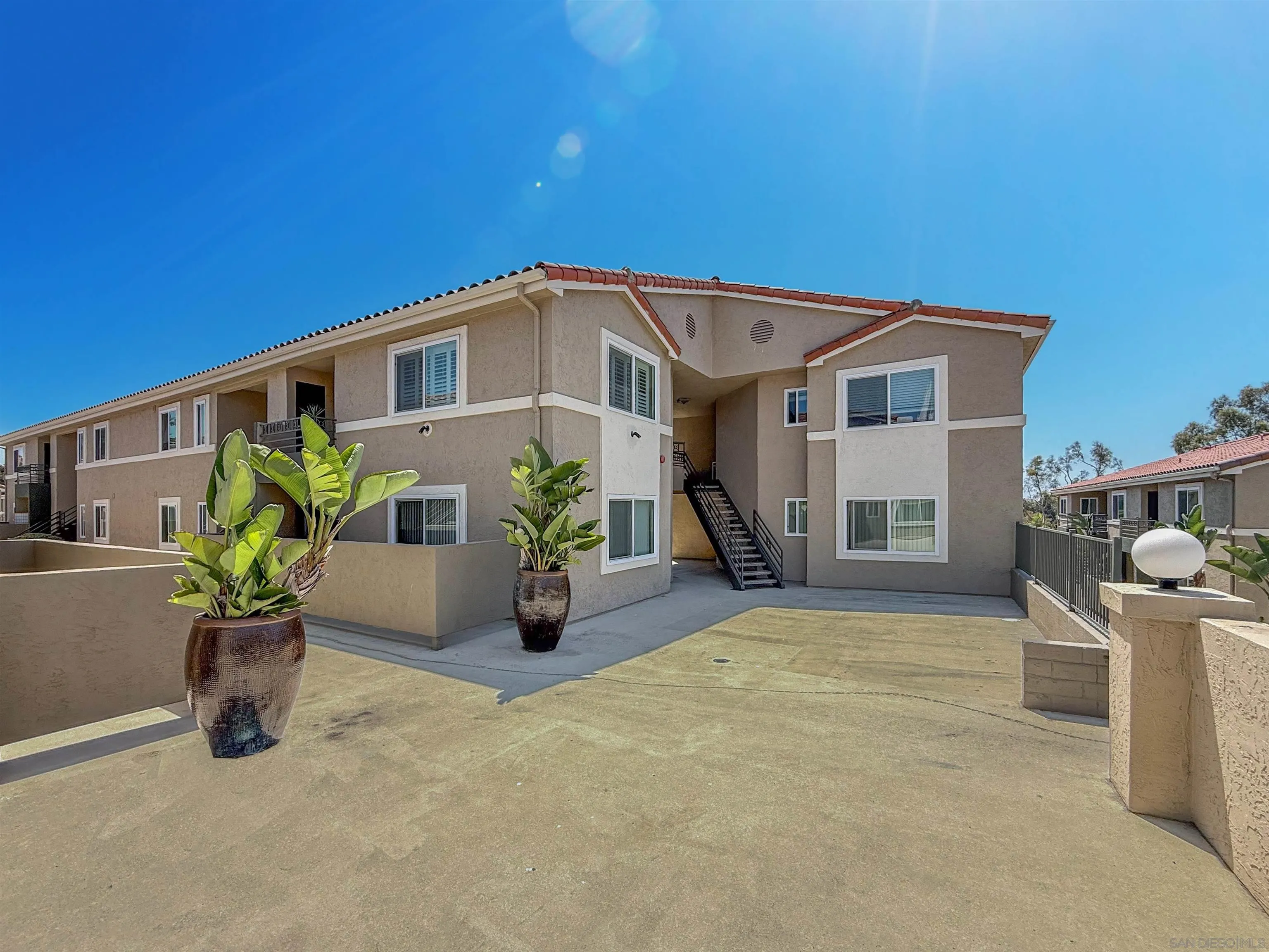 https://cdn.realtyfeed.com/cdn/127/250036129/981f10ad1ae5ce4effe002f1eec49d5f.webp