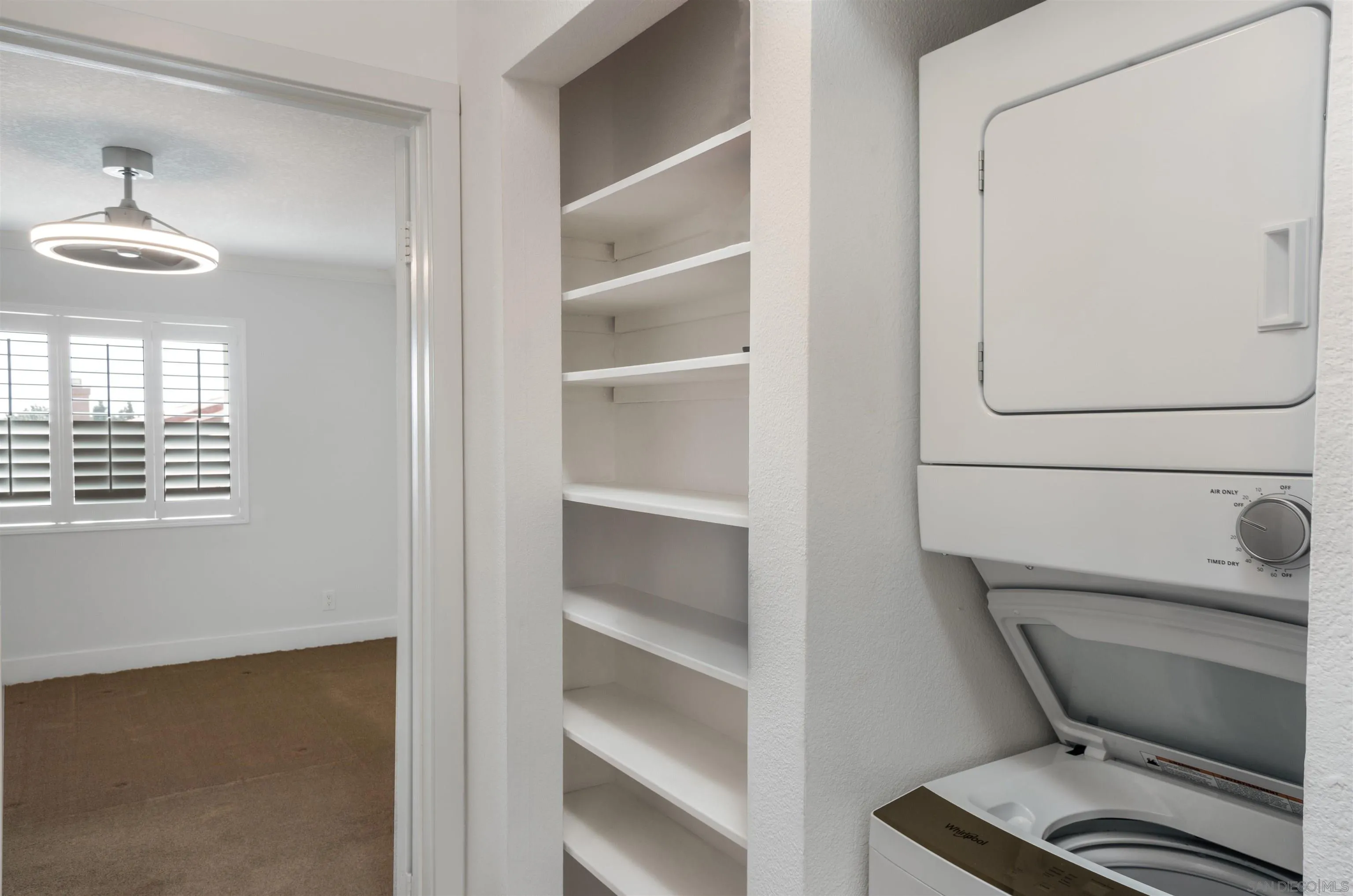 https://cdn.realtyfeed.com/cdn/127/250036129/a9cb6999b6506bcc0d0a415703fdb433.webp