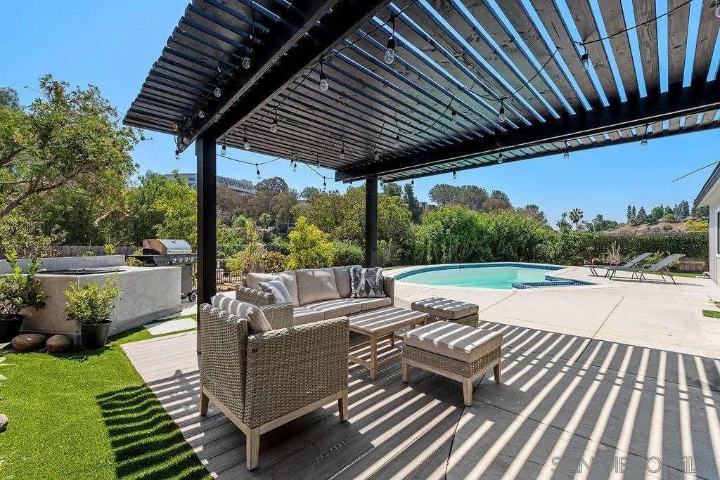 https://cdn.realtyfeed.com/cdn/127/250036137/2456af37f64e8c4d589231fa4501138f.webp