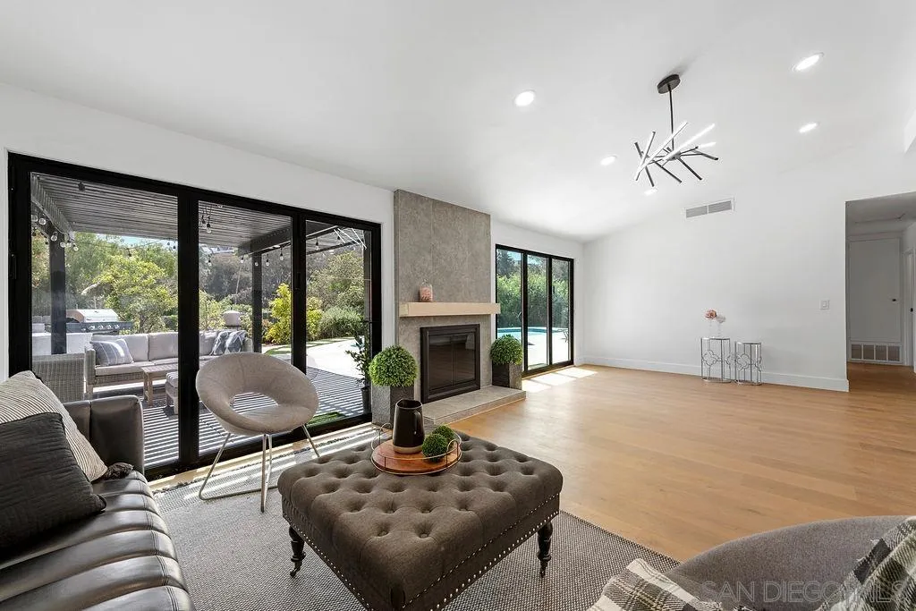 https://cdn.realtyfeed.com/cdn/127/250036137/2c315eecf880d6dd04f4f296423ca123.webp