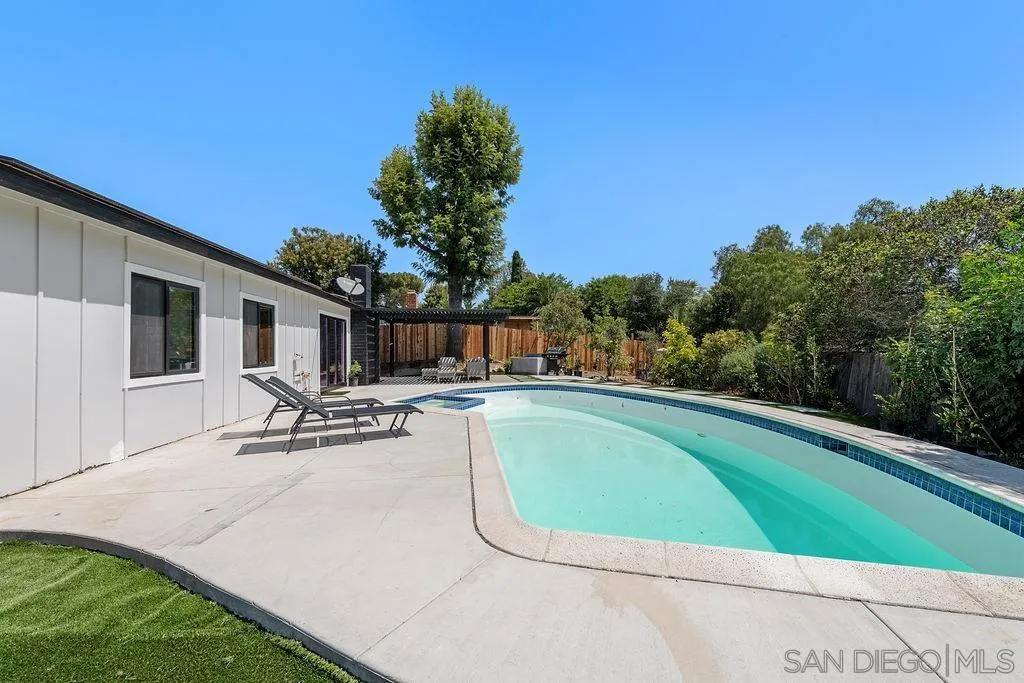 https://cdn.realtyfeed.com/cdn/127/250036137/5c17d3f8836b0b9413fb90d22f6c2c88.webp