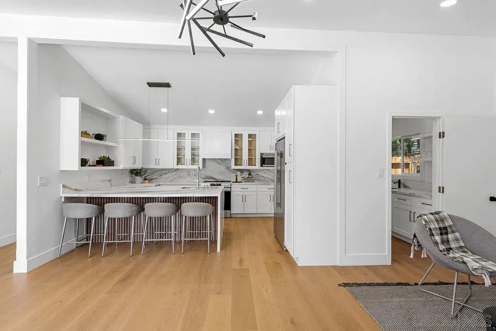 https://cdn.realtyfeed.com/cdn/127/250036137/62f4a2e00367e2d19966c9d0f77e33be.webp