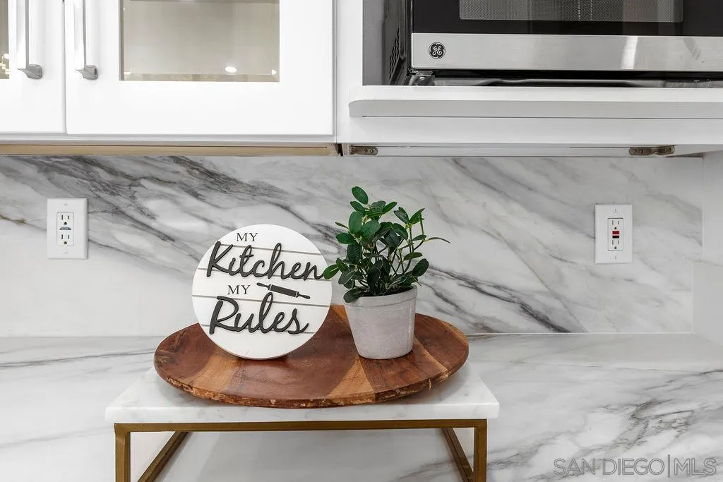 https://cdn.realtyfeed.com/cdn/127/250036137/d0146427ade72e4a465162bf410a33c3.webp
