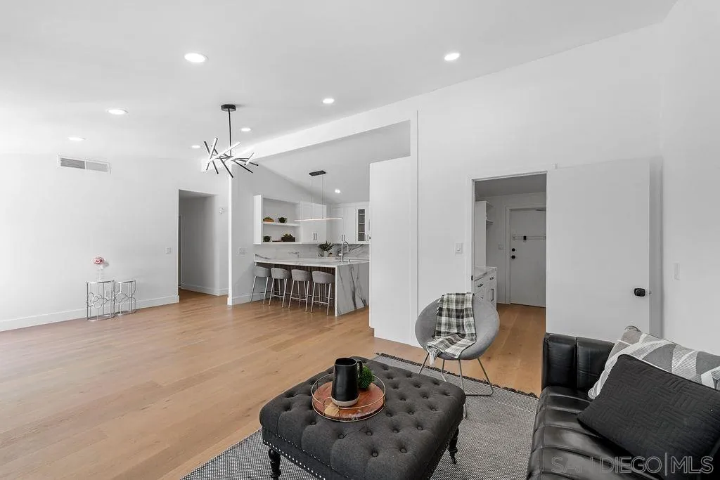 https://cdn.realtyfeed.com/cdn/127/250036137/f86cd33742beb9d48e66c9df6299b09f.webp