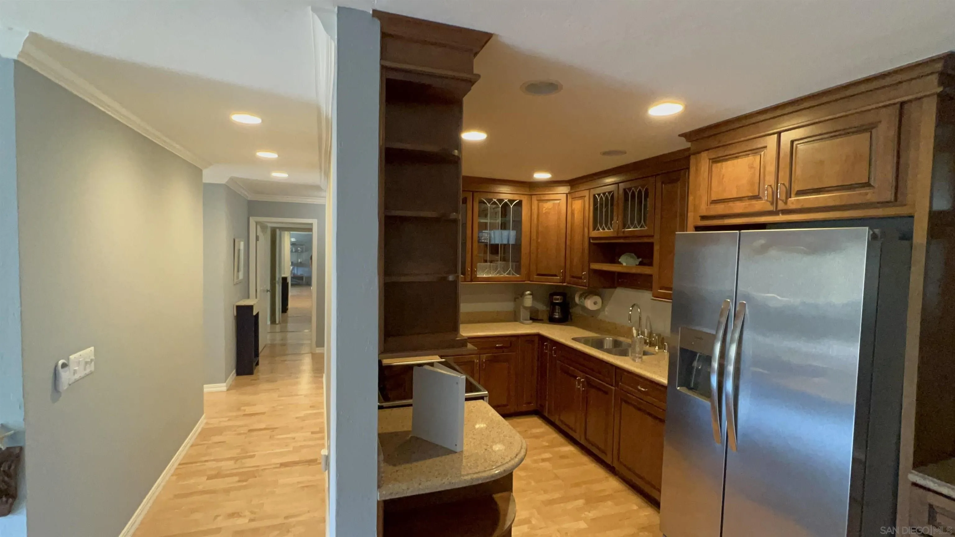 Photo #3: 250036139 Listing 