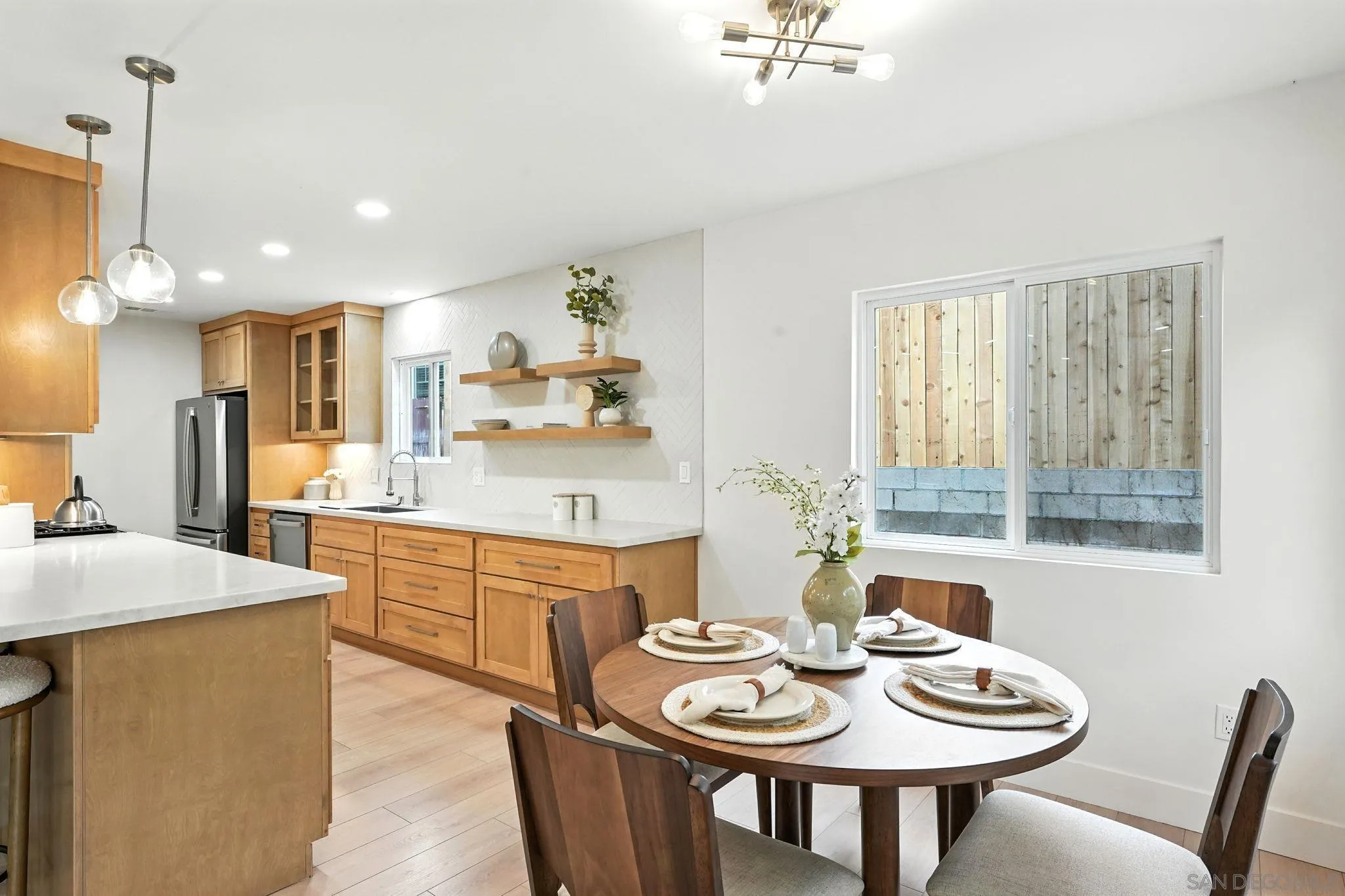 https://cdn.realtyfeed.com/cdn/127/250036141/0ed37d2cbf43a076cc603a071182fc9e.webp