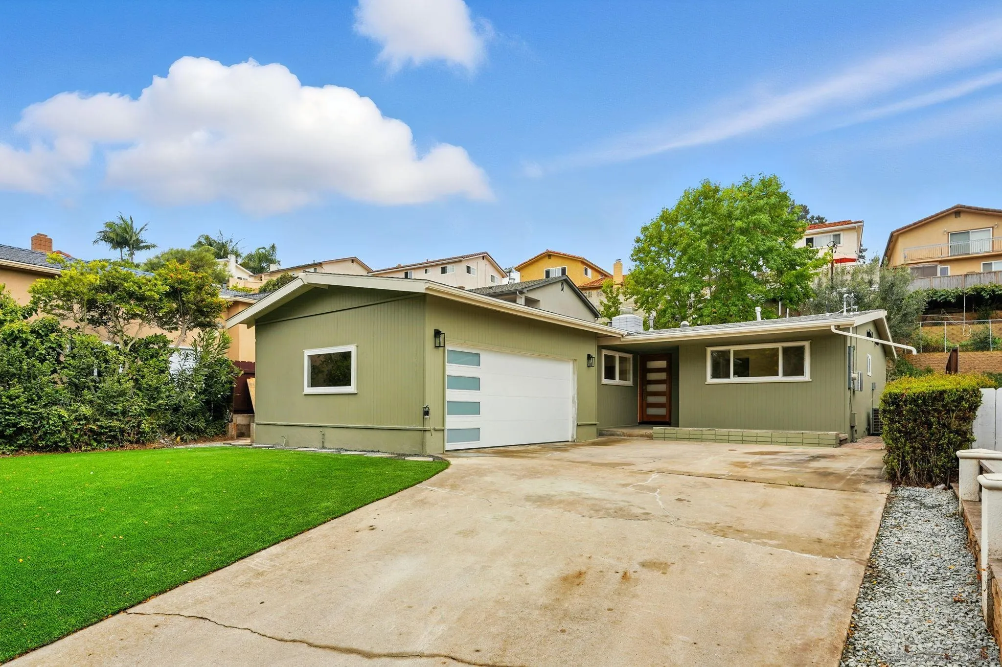 https://cdn.realtyfeed.com/cdn/127/250036141/8ef1c8d259a76c116596fd2cb692493e.webp