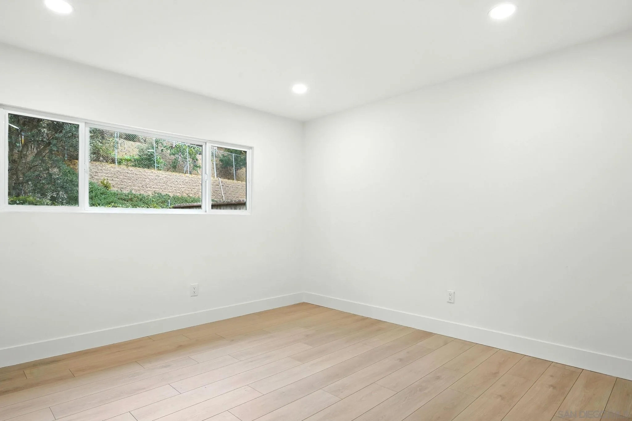 https://cdn.realtyfeed.com/cdn/127/250036141/97a72f63c176dbfa55485294e2a17383.webp