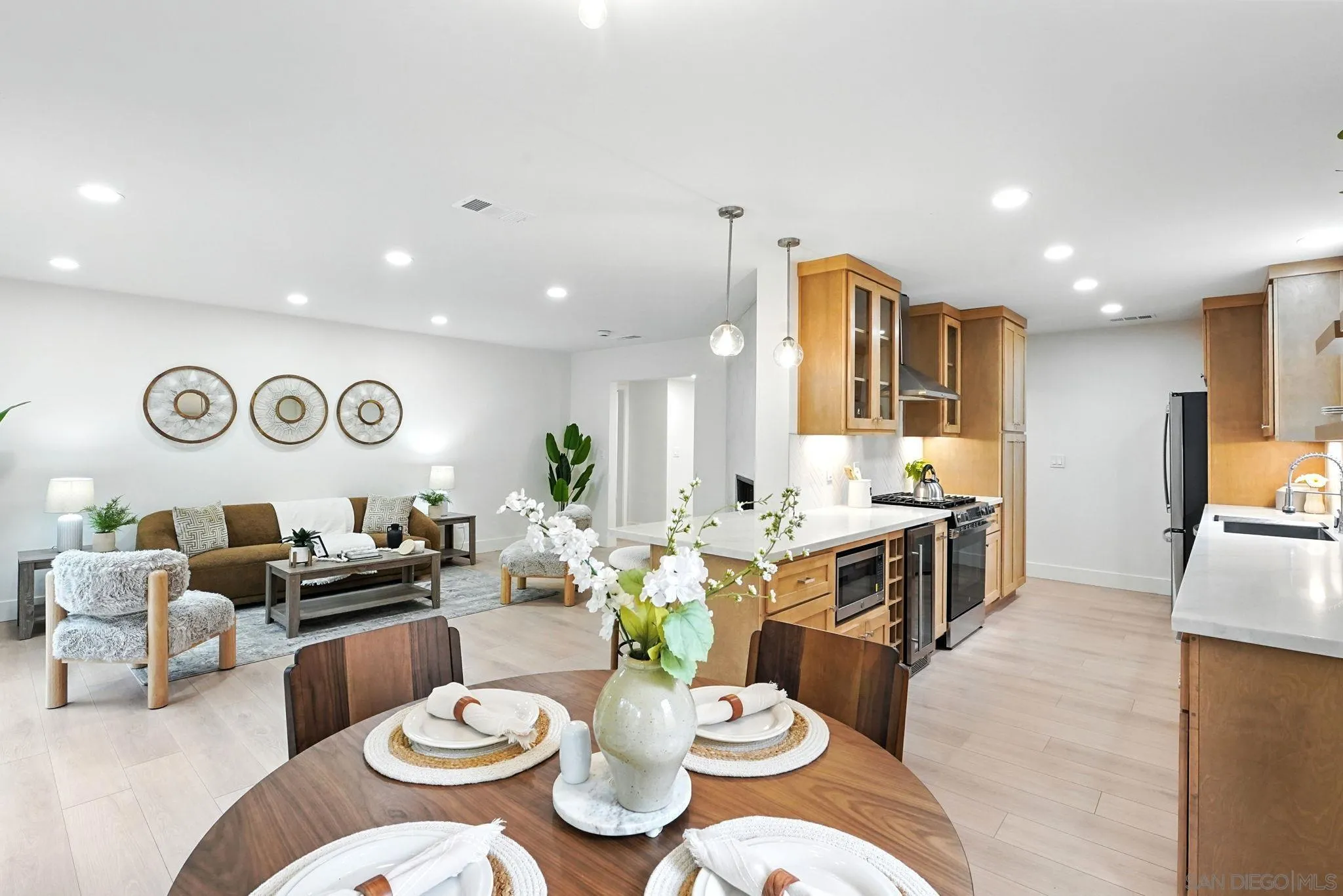 https://cdn.realtyfeed.com/cdn/127/250036141/9bb9f40726d76ddb93634987102adbd9.webp