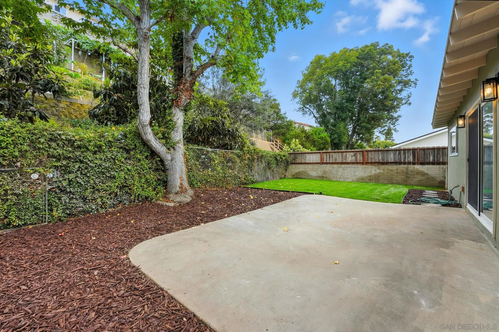 https://cdn.realtyfeed.com/cdn/127/250036141/ada2b4067b4fd7ec0fb19b6e43596b00.webp