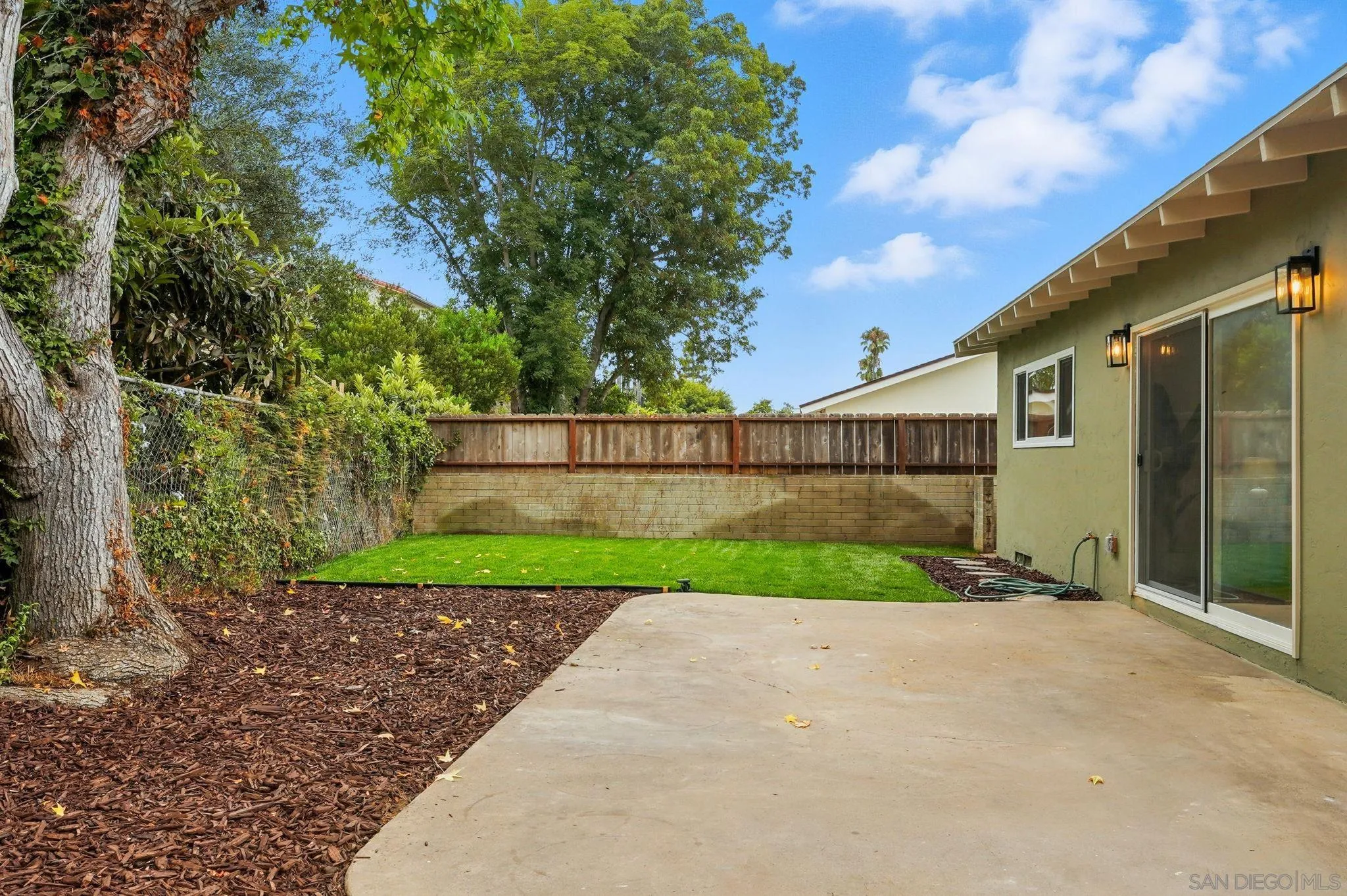 https://cdn.realtyfeed.com/cdn/127/250036141/b5e4df93cf5f28d380757fab457901b9.webp
