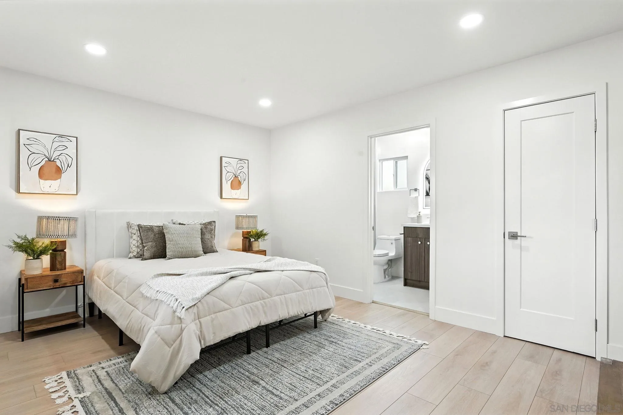 https://cdn.realtyfeed.com/cdn/127/250036141/ecc7b21cb67ca7c6dab92a63fffea3f3.webp