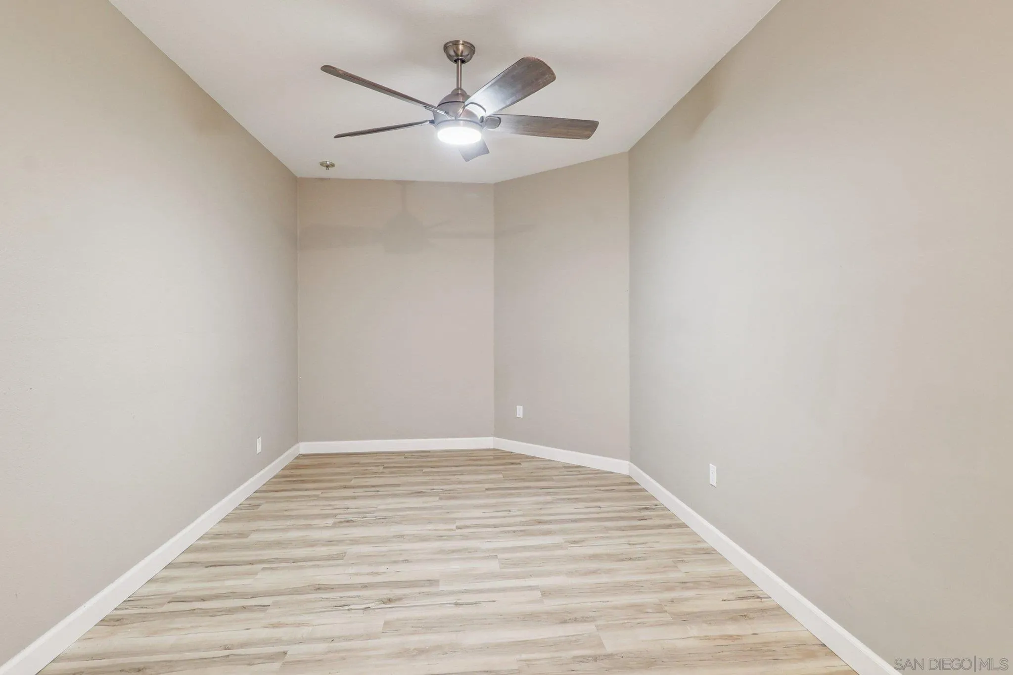 https://cdn.realtyfeed.com/cdn/127/250036142/160226c2f5b536f5fcaee61b6aa85c9d.webp