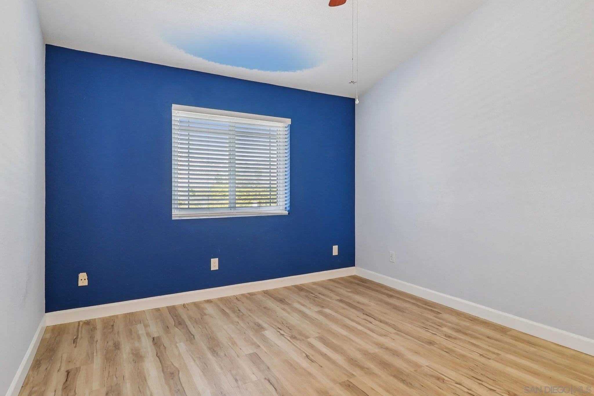 https://cdn.realtyfeed.com/cdn/127/250036142/2cf072981c4cdde3ba0c6847e4411612.webp
