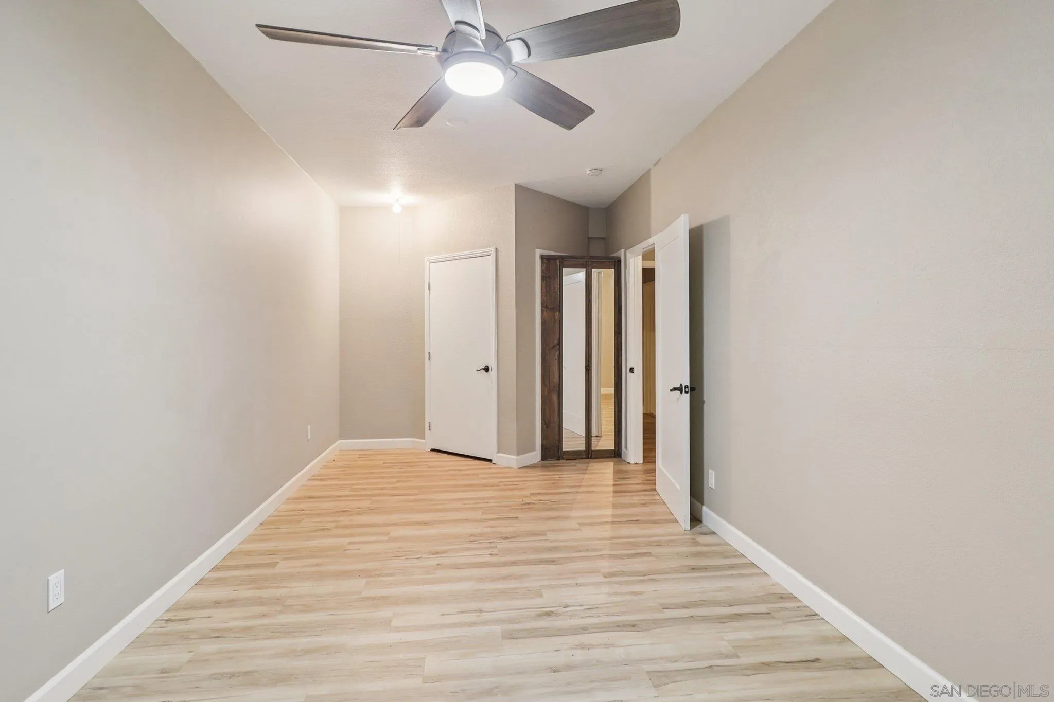 https://cdn.realtyfeed.com/cdn/127/250036142/395d59dcd7c69ea992d75a8414dd4459.webp