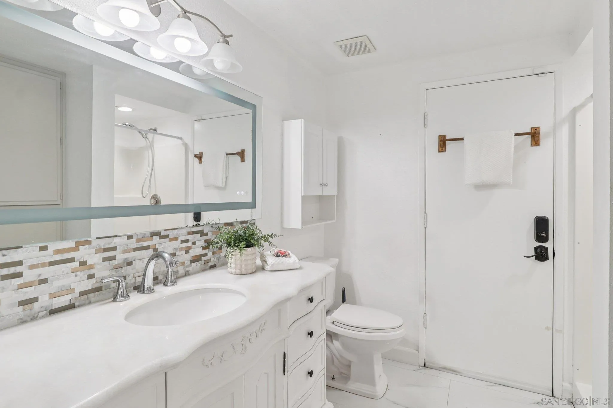 https://cdn.realtyfeed.com/cdn/127/250036142/6f7db2e71a3984c27c3ff4204565f102.webp