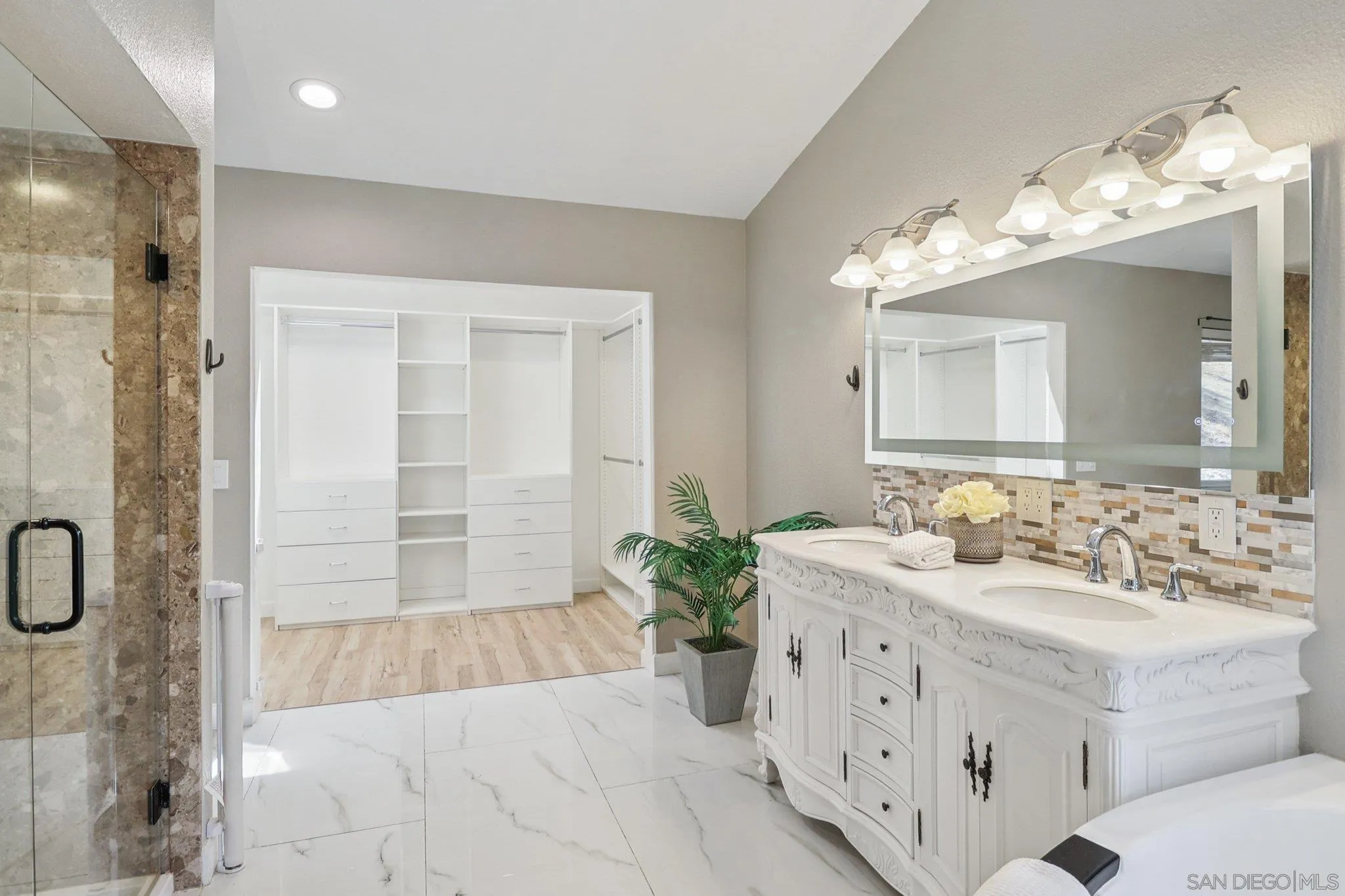 https://cdn.realtyfeed.com/cdn/127/250036142/9e2c9c4d02574e5e72d62a477d90c44d.webp