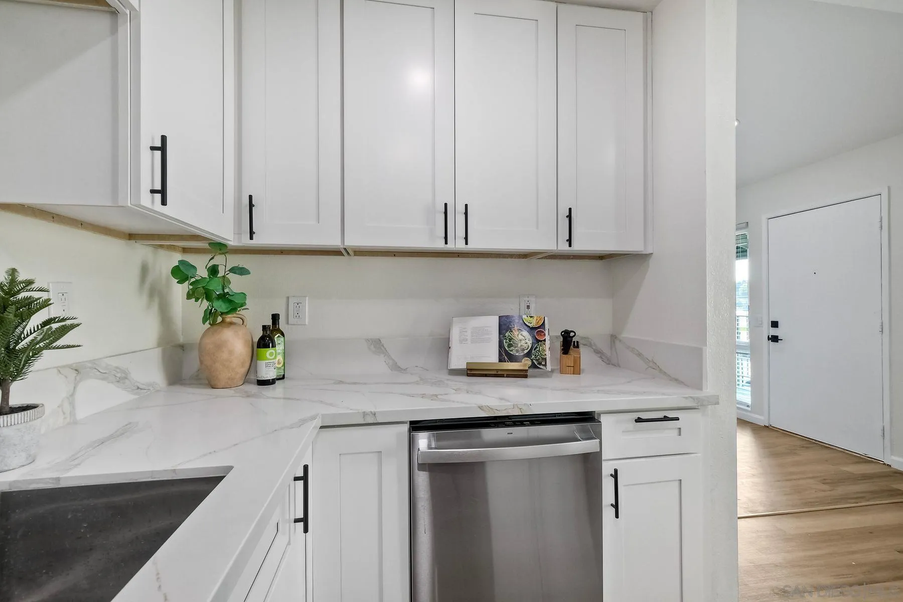 https://cdn.realtyfeed.com/cdn/127/250036144/68995e1fcf51f38e501cdef752317181.webp