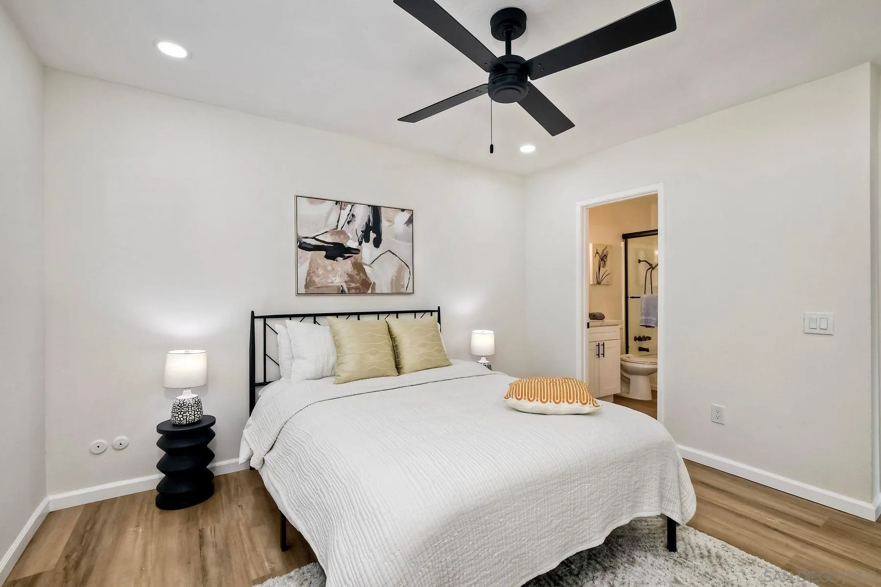 https://cdn.realtyfeed.com/cdn/127/250036144/709f9275a036c62989325cfd07f9c3d7.webp