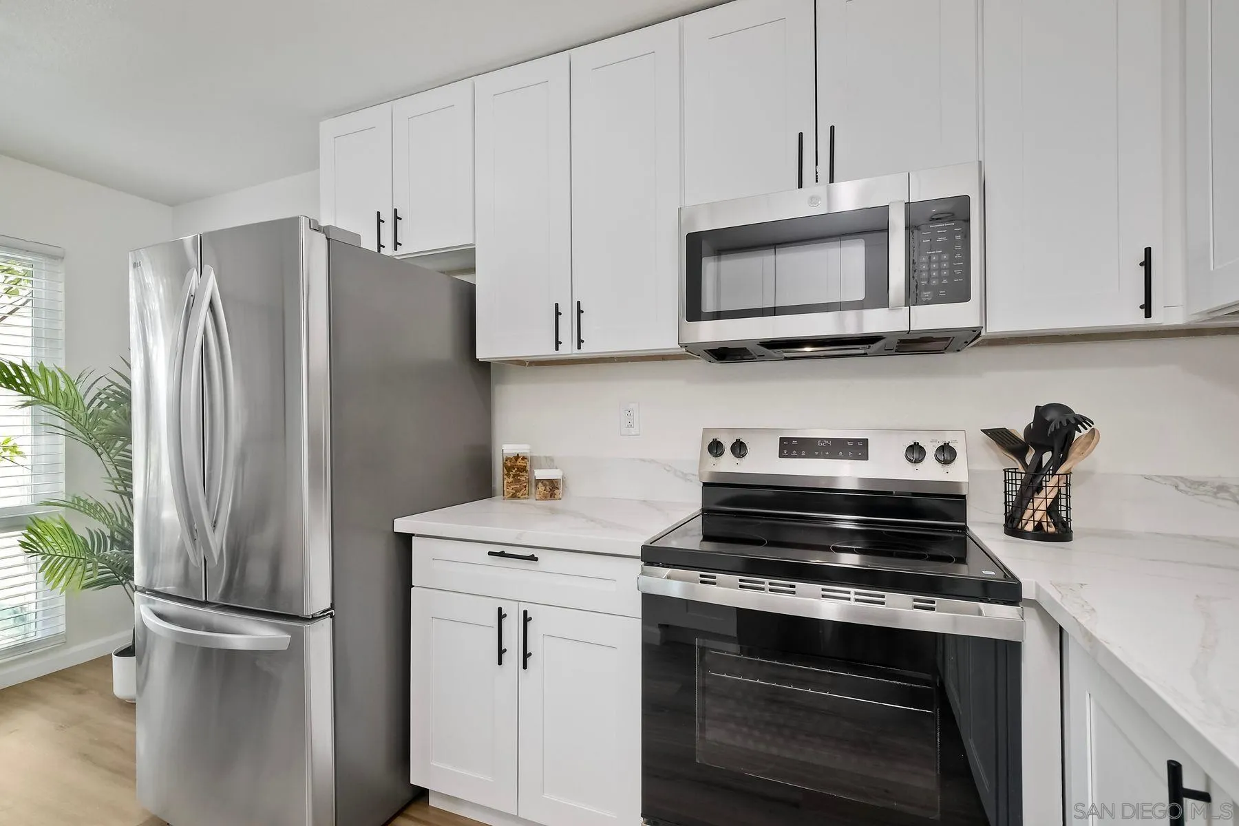 https://cdn.realtyfeed.com/cdn/127/250036144/99eb5e003686a924bc25d10600d4fd1a.webp