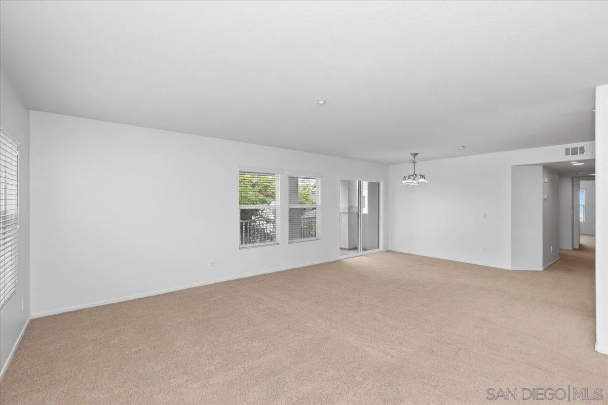 Photo #8: 250036146 Listing: Photo #8