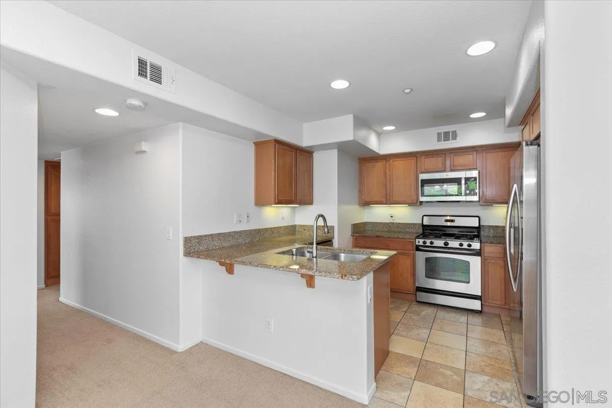 Photo #6: 250036146 Listing 