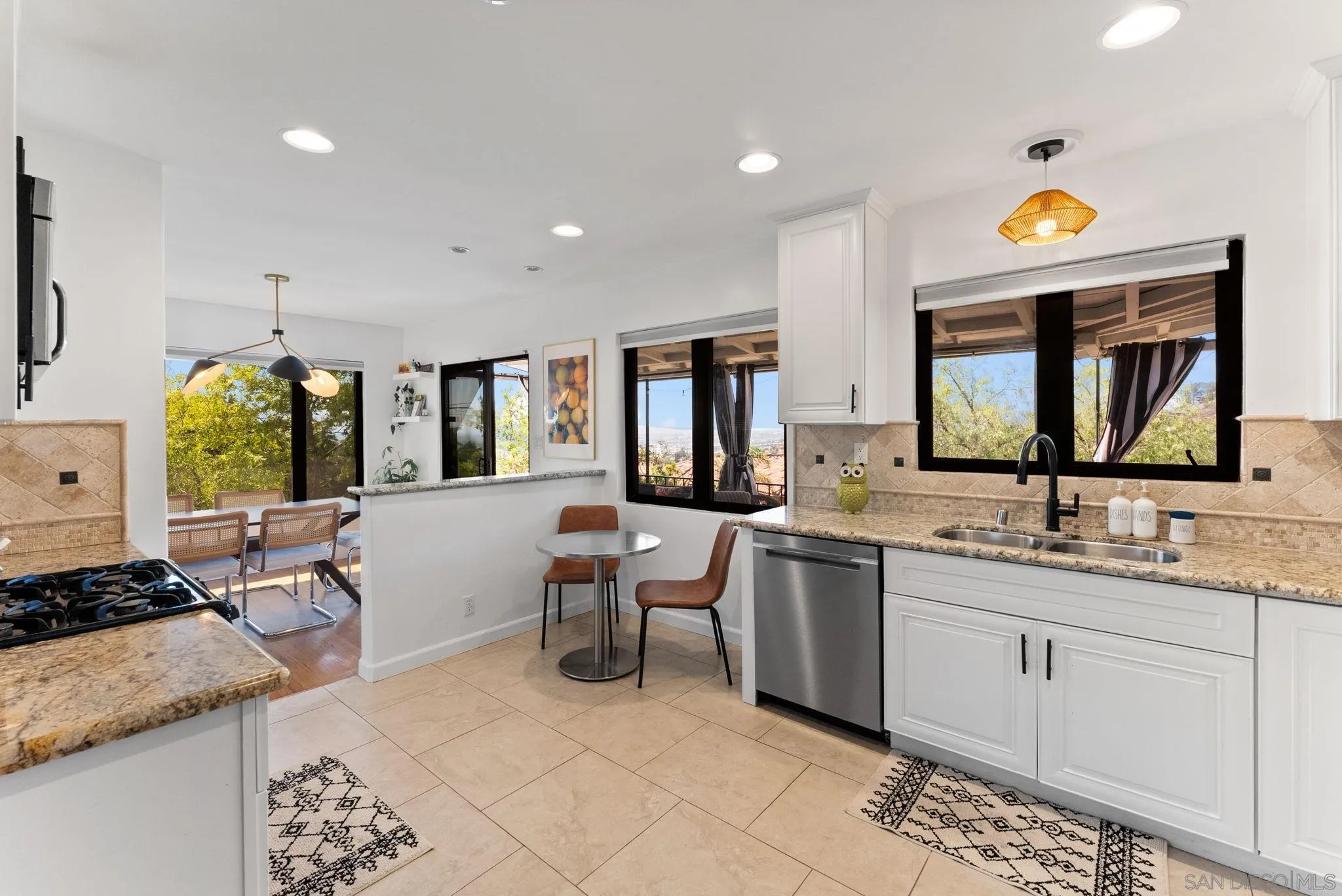 https://cdn.realtyfeed.com/cdn/127/250036147/06fe32817d9ad72fd22b4b8c4df7c7ab.webp