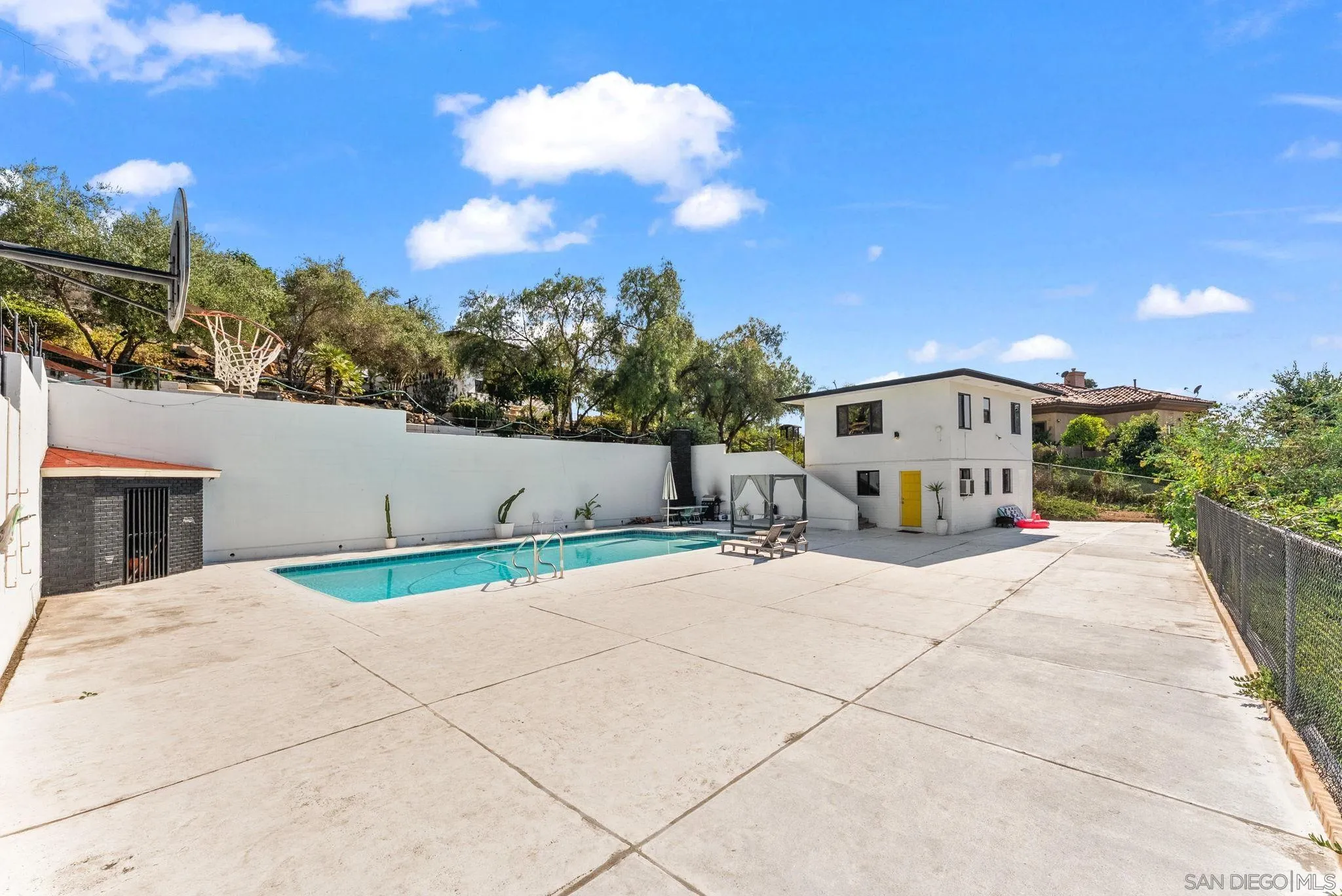 https://cdn.realtyfeed.com/cdn/127/250036147/0e49006a31c6b44ac07f80eb8f1a9010.webp