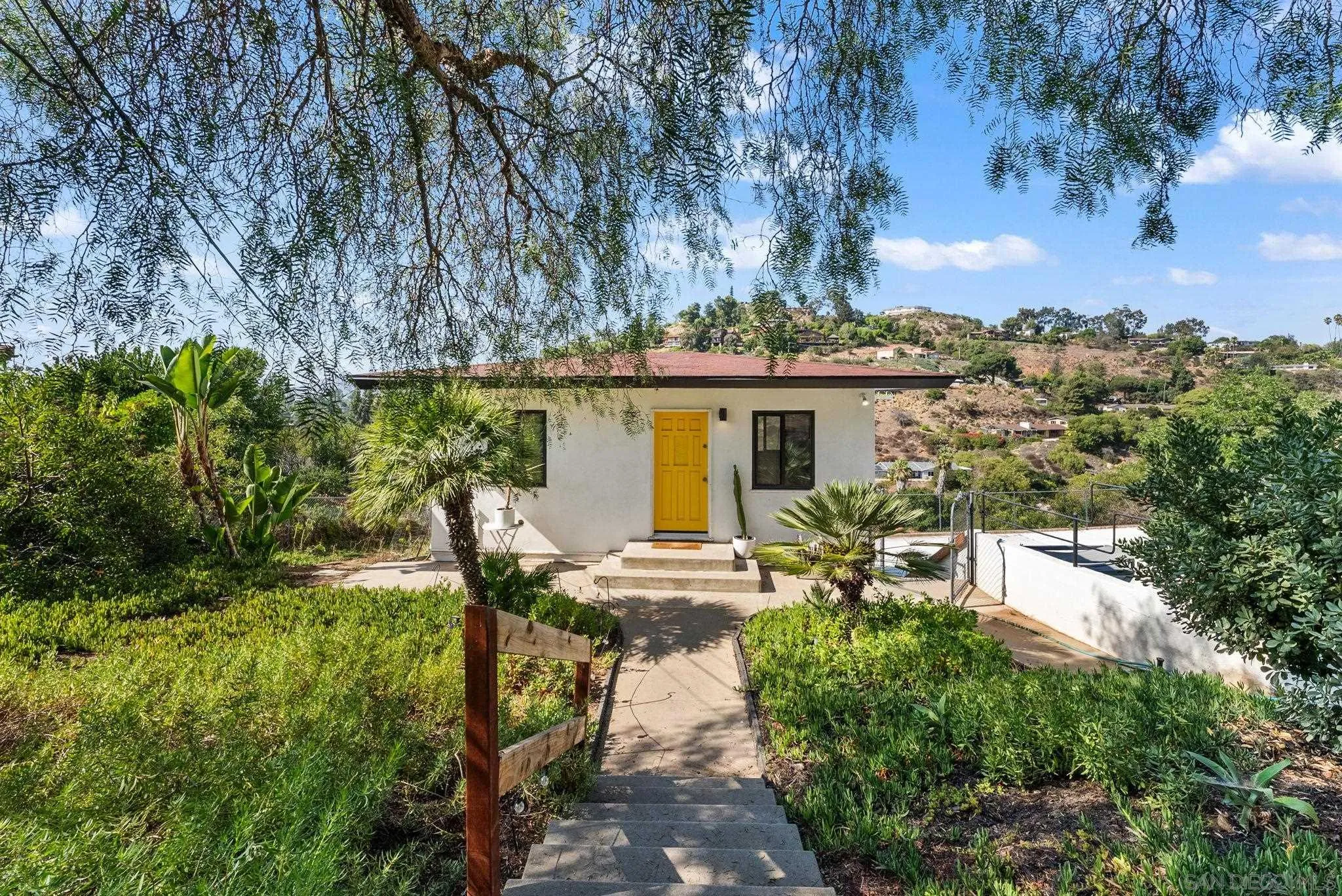https://cdn.realtyfeed.com/cdn/127/250036147/10db54d9e1d94a76518185a235d19915.webp