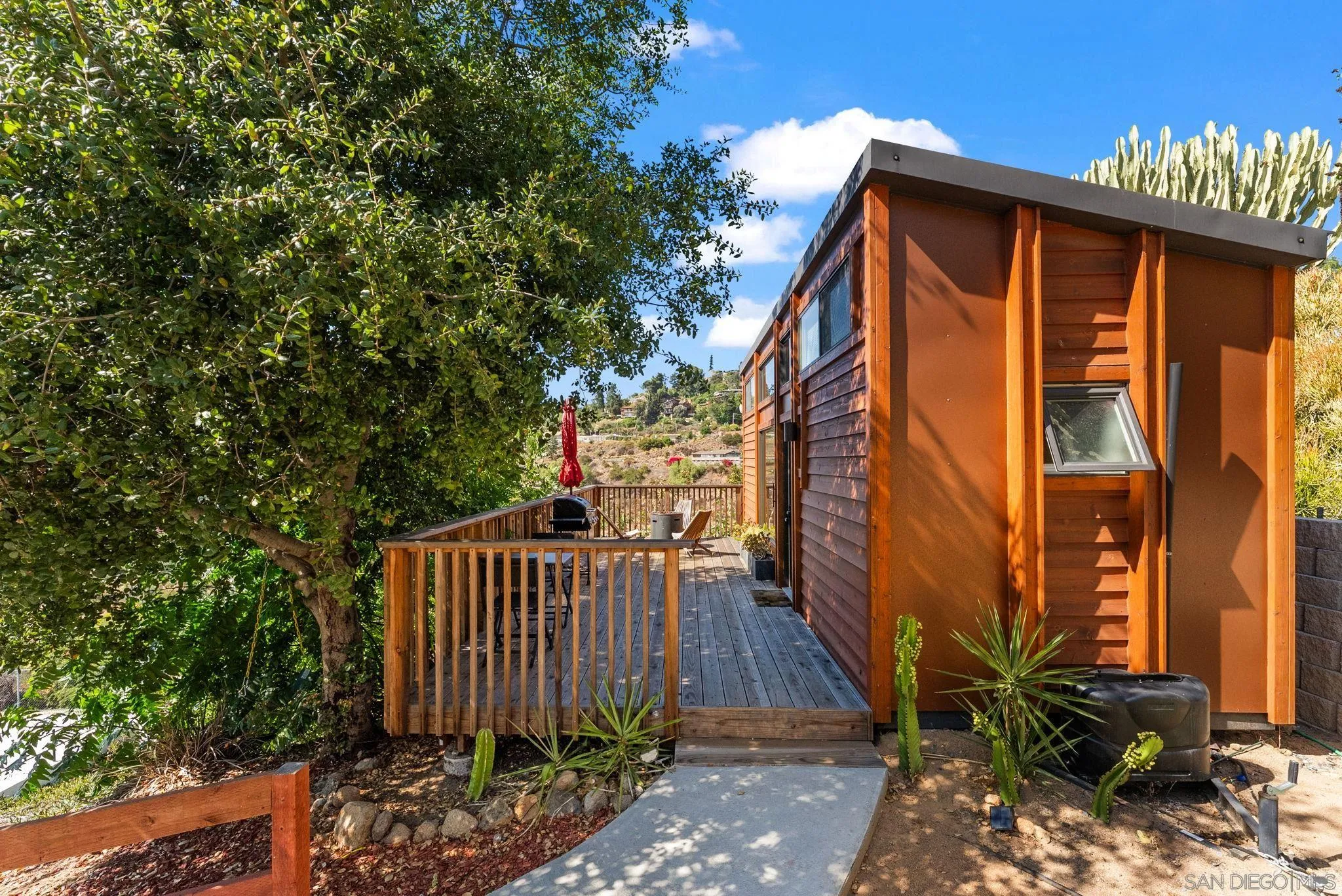 https://cdn.realtyfeed.com/cdn/127/250036147/1b43dd5ae18f126b4e0ba7b68ad9d7a6.webp