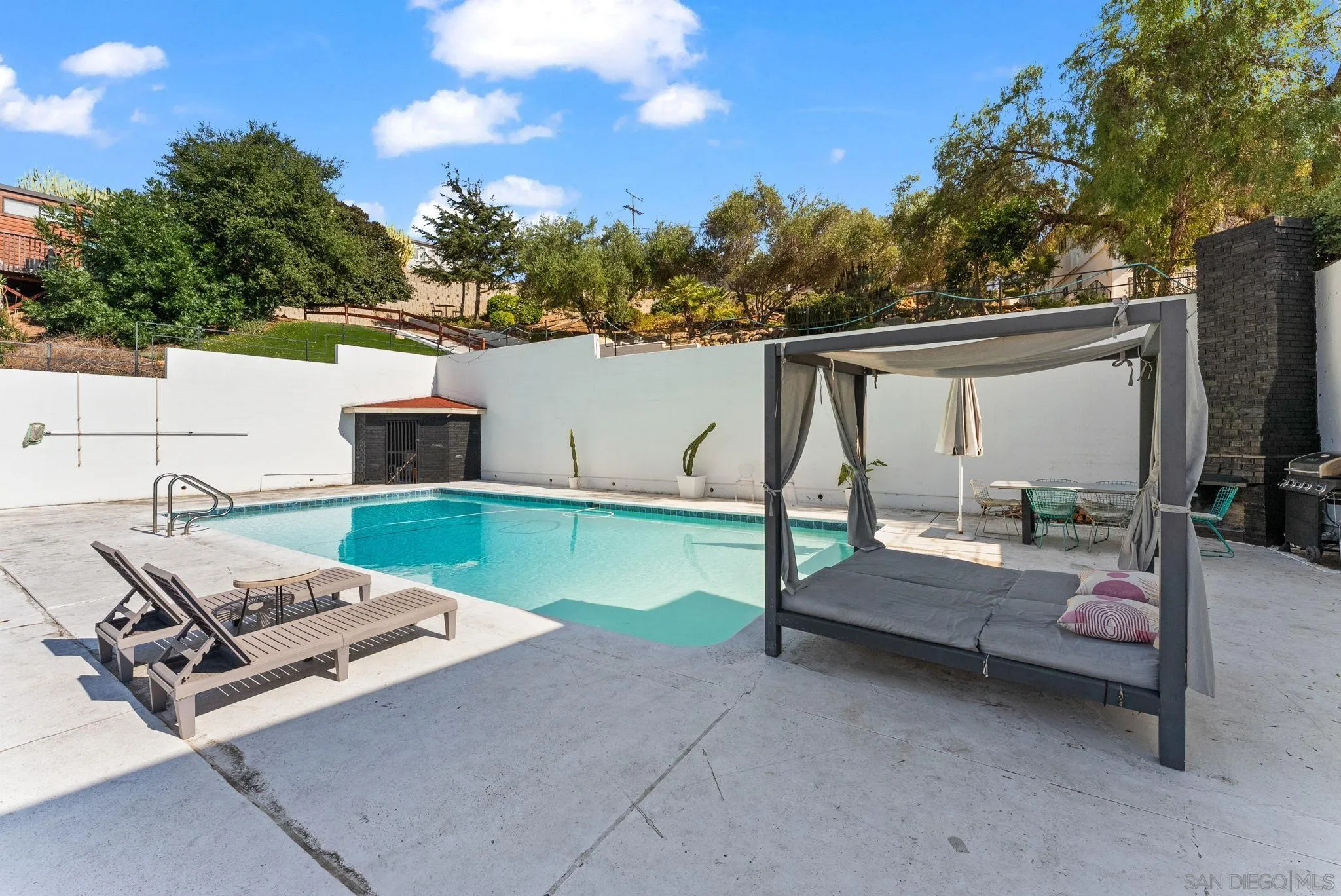 https://cdn.realtyfeed.com/cdn/127/250036147/1c21c05ae1608870ef468b86bcc6a2c3.webp