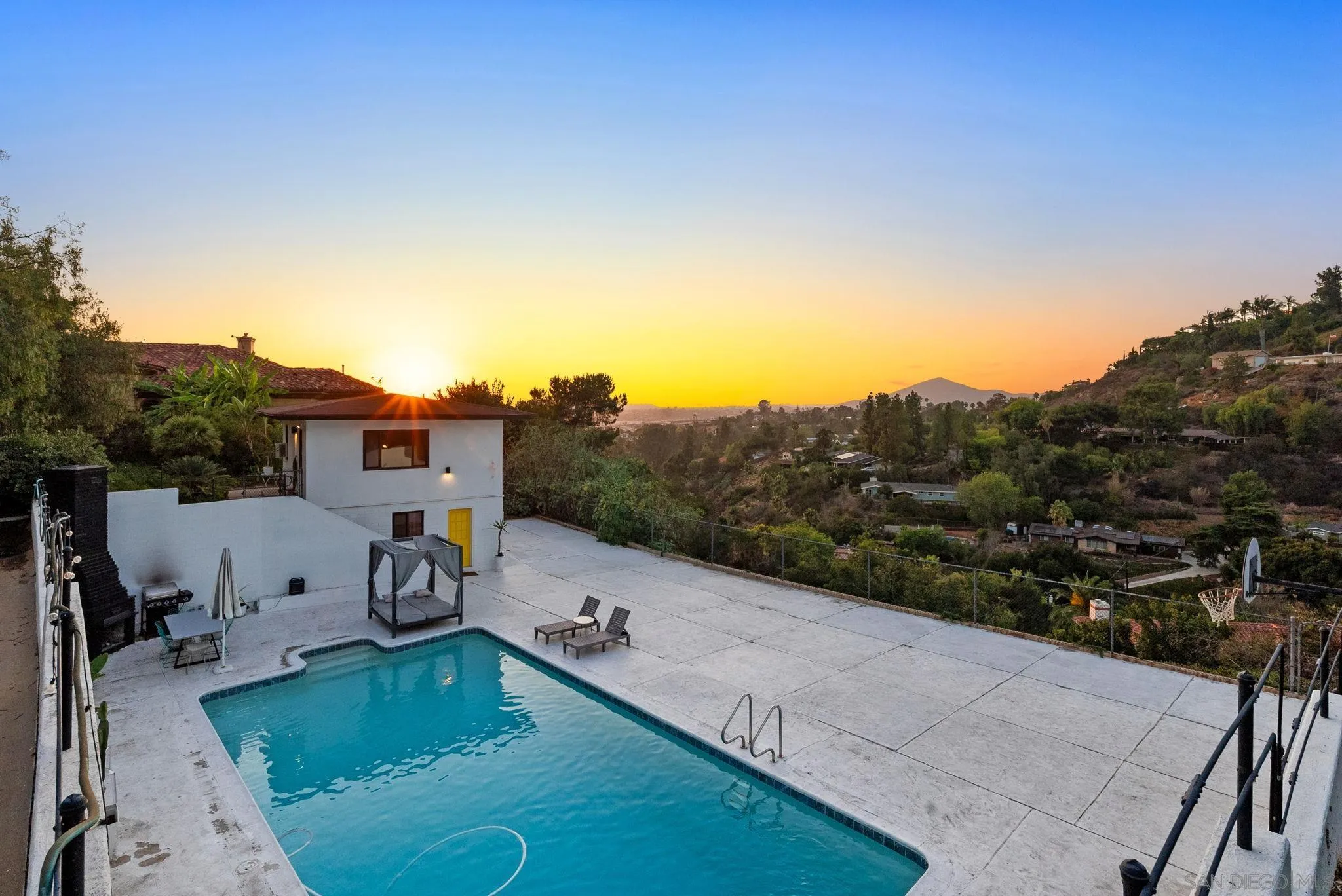 https://cdn.realtyfeed.com/cdn/127/250036147/1cad06e72dbbe04d08b293c0cdde1c01.webp