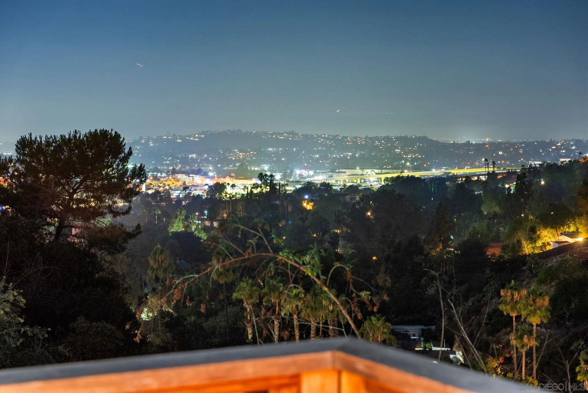 https://cdn.realtyfeed.com/cdn/127/250036147/31503e4049dbebb8f5a6954f62a544b4.webp