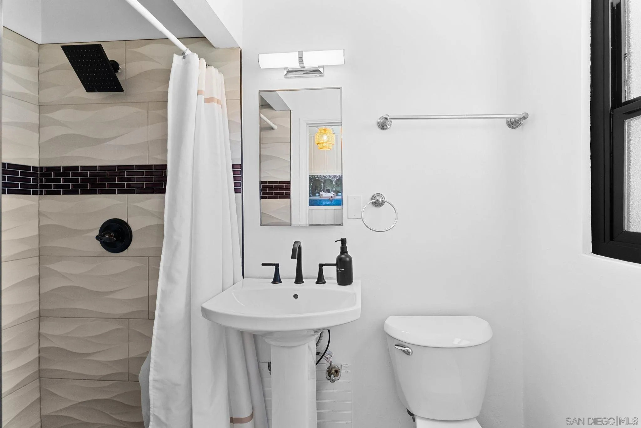 https://cdn.realtyfeed.com/cdn/127/250036147/3f815b9fb1135e230e0c2ccefc42a386.webp