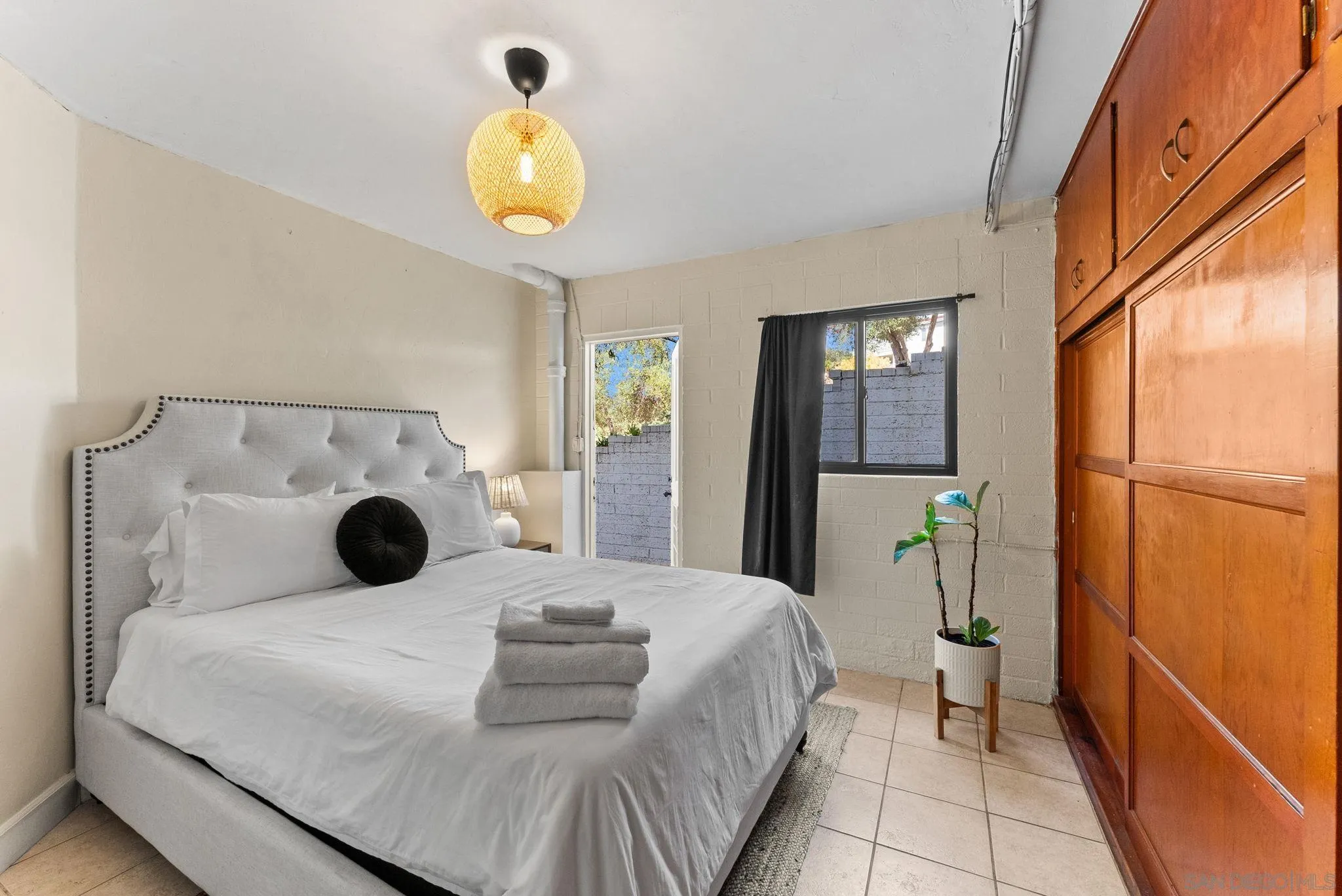 https://cdn.realtyfeed.com/cdn/127/250036147/49a9e93ca20e60b740a52a35f9c82abb.webp