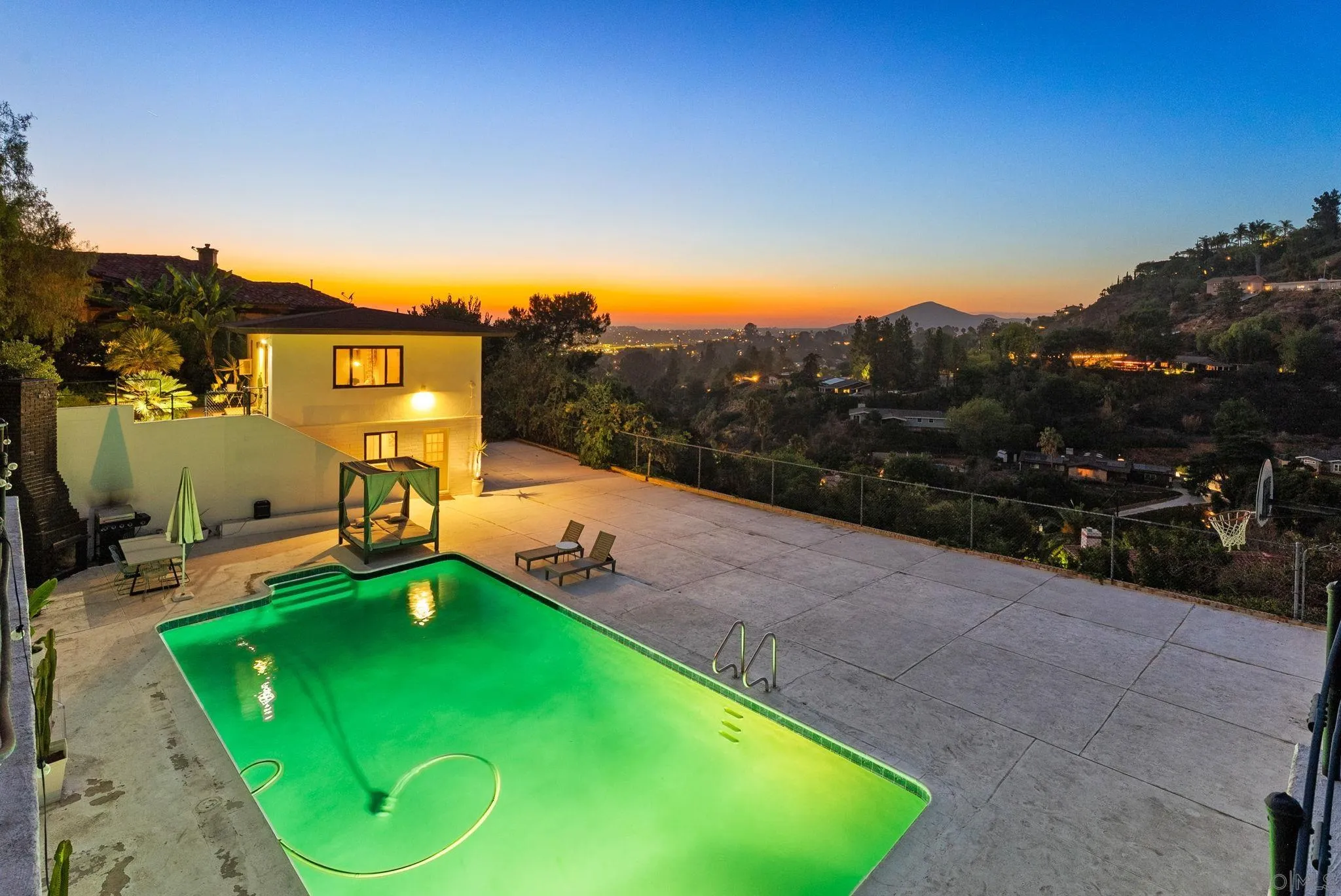 https://cdn.realtyfeed.com/cdn/127/250036147/62d974199ccb4731a2689558ca1e9ca4.webp