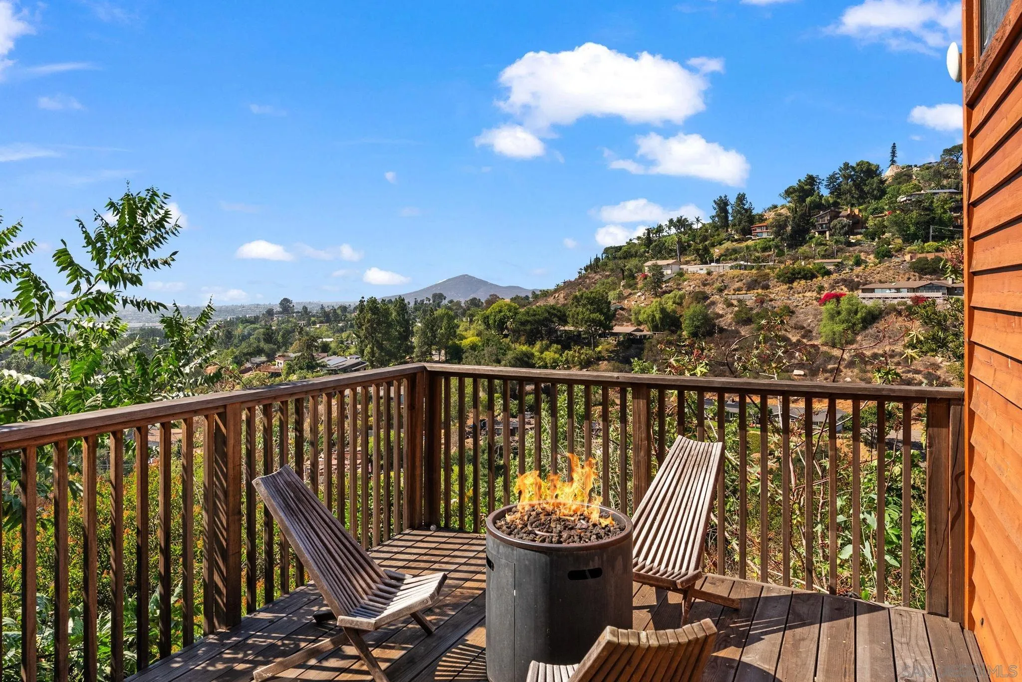 https://cdn.realtyfeed.com/cdn/127/250036147/838c0a75a0d2d17171ae2095d30e9f24.webp