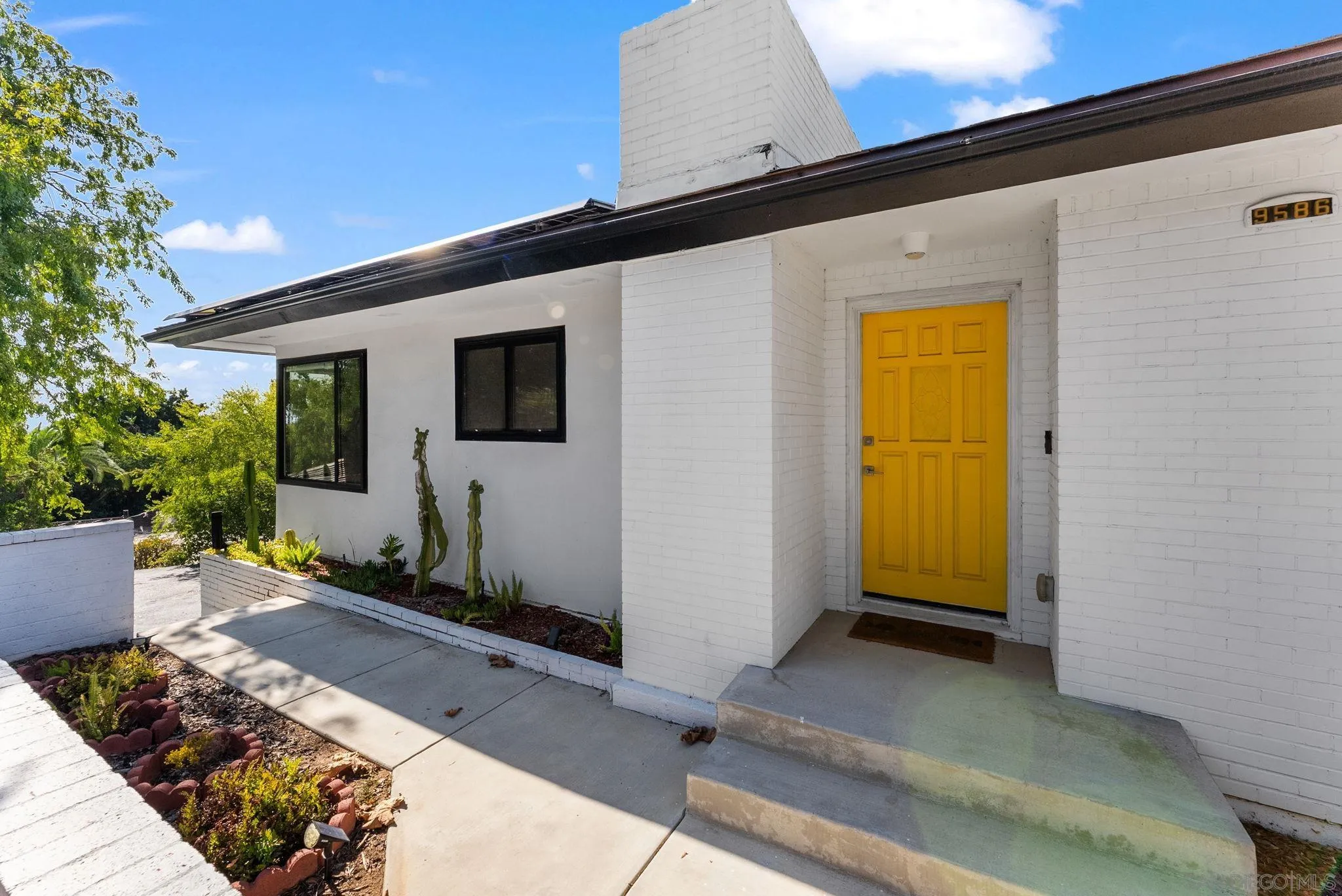 https://cdn.realtyfeed.com/cdn/127/250036147/c9986f0ae93f56b20928212030bf367a.webp