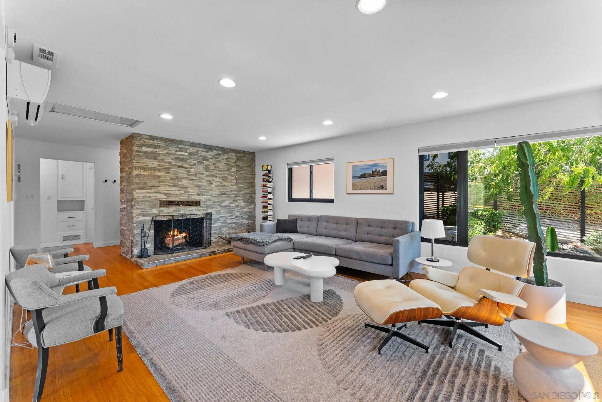 https://cdn.realtyfeed.com/cdn/127/250036147/cd974c9efc54873b3fa8f0dc0bb098d5.webp
