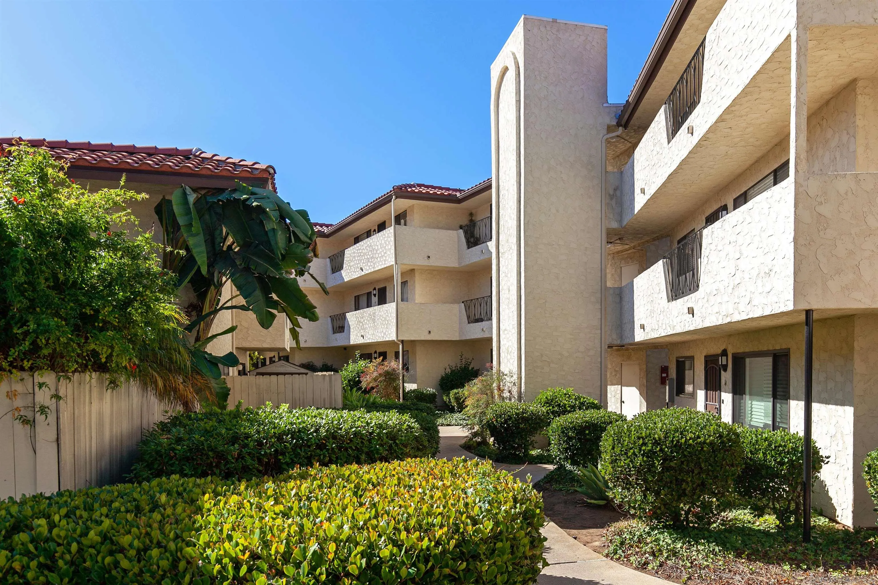 https://cdn.realtyfeed.com/cdn/127/250036159/155cdbba1be8afcad0e016b28f20d477.webp